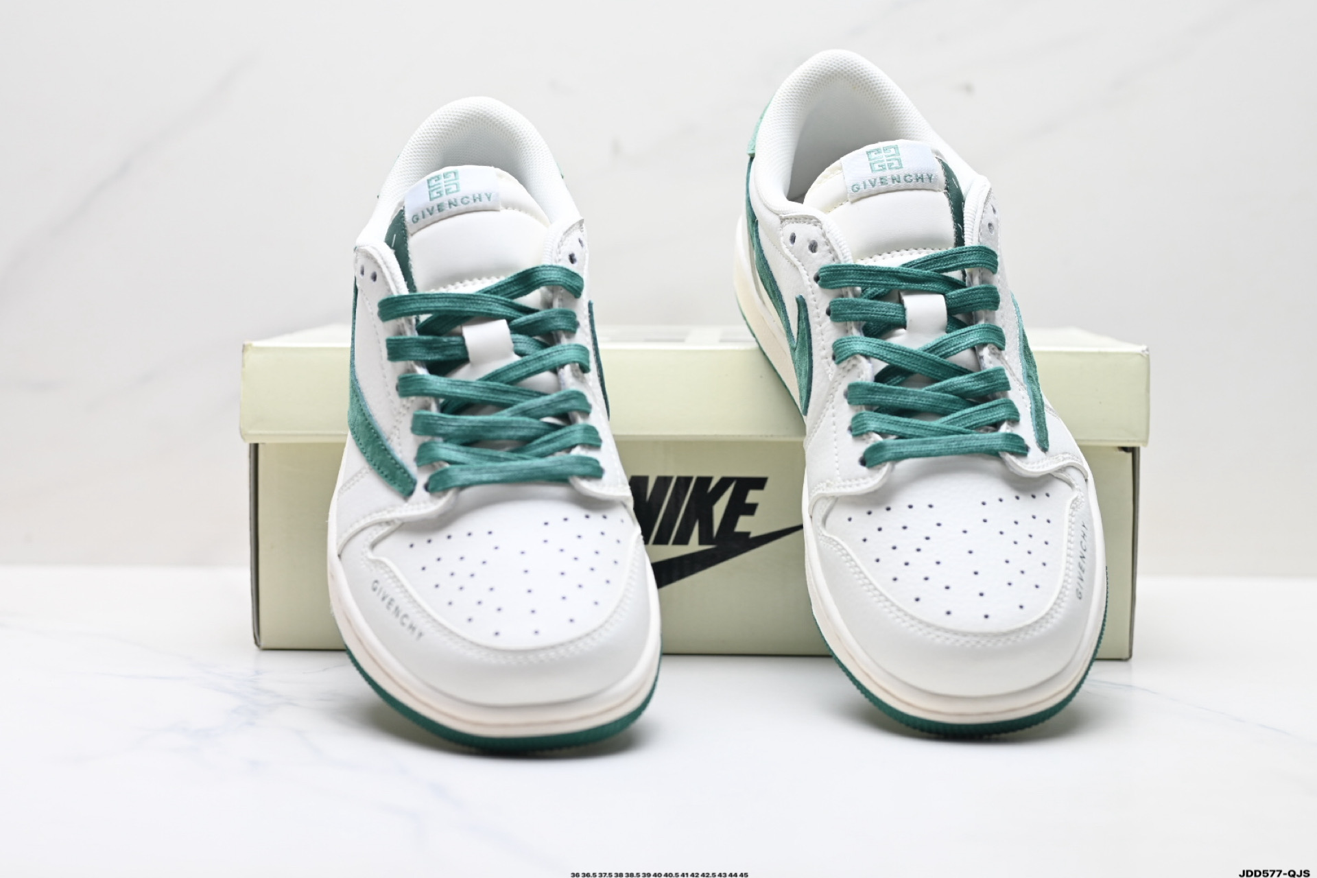 特价‼️💰140
公司级✅Nike Air Jordan 1 x Travis Scott AJ1倒勾 乔一倒钩 &lsquo;DIY&rsquo;定制 耐克 低帮文化篮球鞋 
完美品质出货 细节如图所示  鞋面切割工整  冲孔整齐干净 中底拉帮线 整体清洁度非常好
货号:LX1988-107
尺码:36 36.5 37.5 38 38.5 39 40 40.5 41 42 42.5 43 44 45
ID:JDD577-QJS