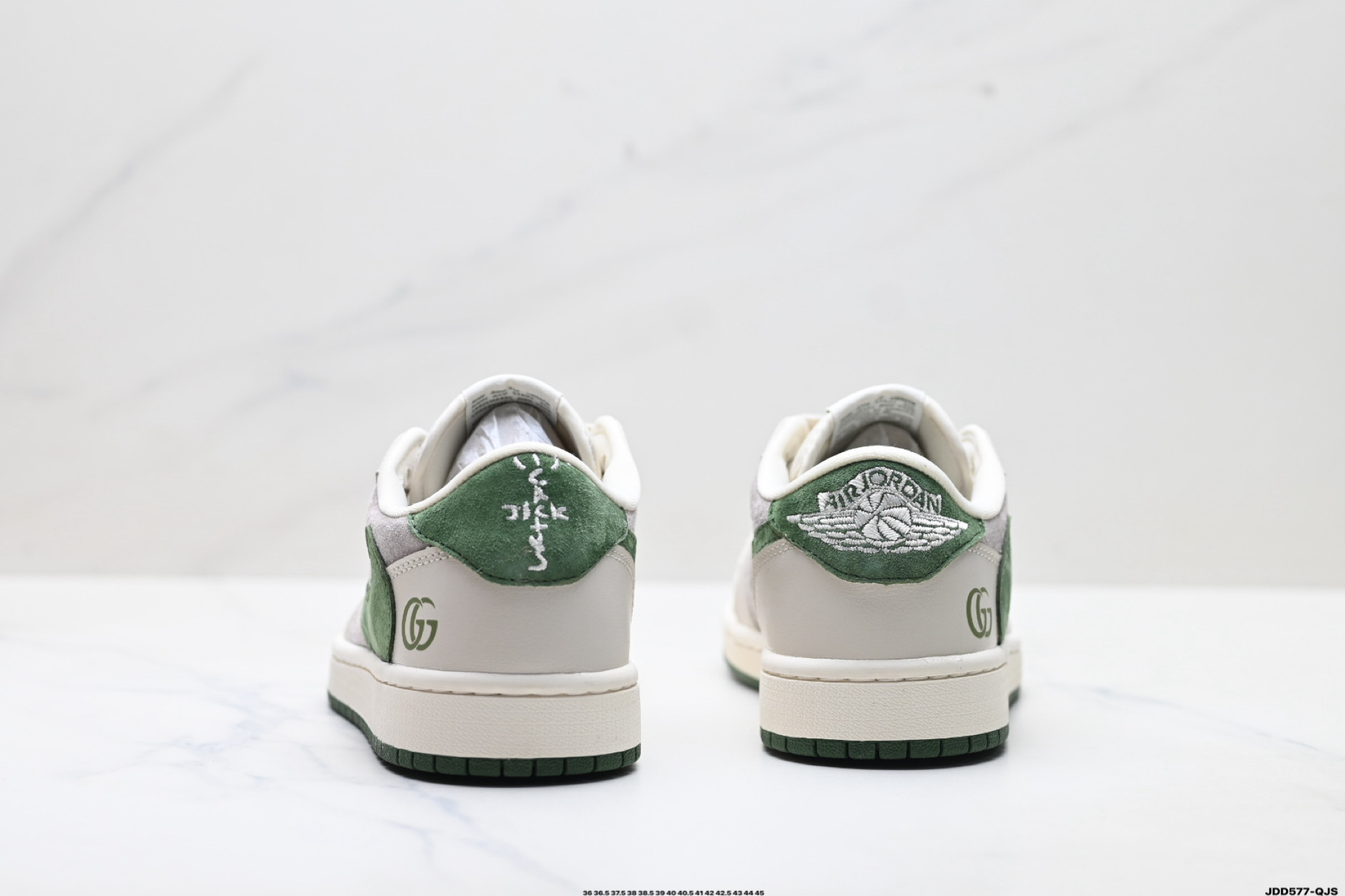 特价‼️💰140
公司级✅Nike Air Jordan 1 x Travis Scott AJ1倒勾 乔一倒钩 &lsquo;DIY&rsquo;定制 耐克 低帮文化篮球鞋 
完美品质出货 细节如图所示  鞋面切割工整  冲孔整齐干净 中底拉帮线 整体清洁度非常好
货号:LX1988-107
尺码:36 36.5 37.5 38 38.5 39 40 40.5 41 42 42.5 43 44 45
ID:JDD577-QJS