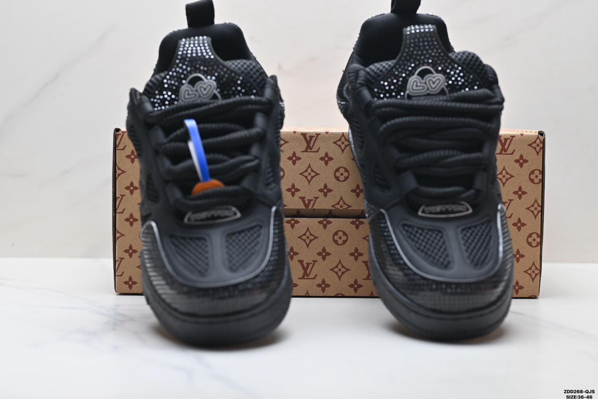 250 Louis Vuitton Trainer Sneaker Low 路易威登 休闲运动文化百搭板鞋-Chinese UA Cheap High Quatity Brand Clothes Bags handbags Sneakers wholesale wholesaler seller from China Factory suppliers Fashion Clothing Shoes best Quality Beautiful Price 250 Louis Vuitton Trainer Sneaker Low 路易威登 休闲运动文化百搭板鞋