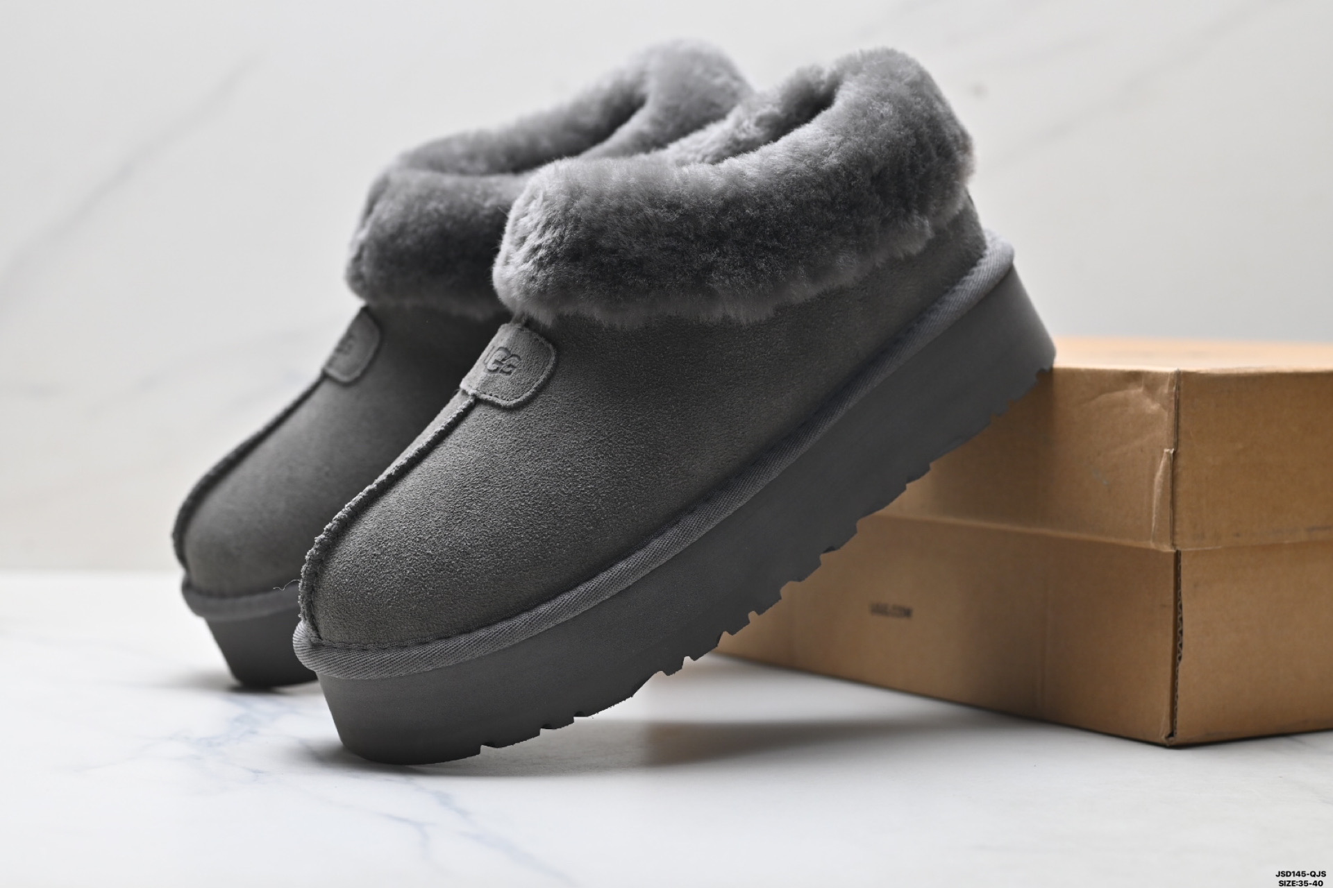 220 UGG DAKOTA 舒适柔软时尚 耐磨增高保暖 一脚蹬保暖雪地靴 1134810-Chinese UA Cheap High Quatity Brand Clothes Bags handbags Sneakers wholesale wholesaler seller from China Factory suppliers Fashion Clothing Shoes best Quality Beautiful Price 220 UGG DAKOTA 舒适柔软时尚 耐磨增高保暖 一脚蹬保暖雪地靴 1134810