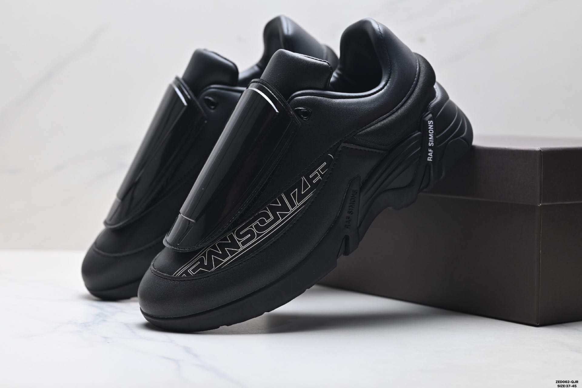 280 RAF SIMONS CYLON-21 潮流运动 织物皮革 圆头系带 低帮休闲鞋 采用光滑皮革 HR740010L-33O-Chinese UA Cheap High Quatity Brand Clothes Bags handbags Sneakers wholesale wholesaler seller from China Factory suppliers Fashion Clothing Shoes best Quality Beautiful Price 280 RAF SIMONS CYLON-21 潮流运动 织物皮革 圆头系带 低帮休闲鞋 采用光滑皮革 HR740010L-33O