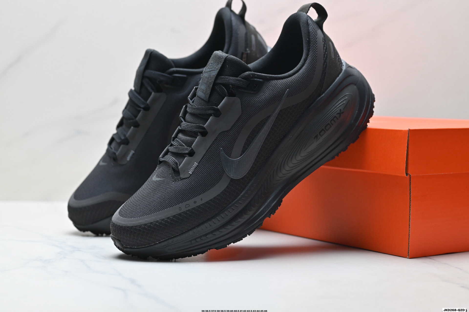 Nike VOMERO 18 GTX 耐克 舒适减震防滑 低帮跑步鞋 全掌ReactX泡绵中底 HQ7001-100