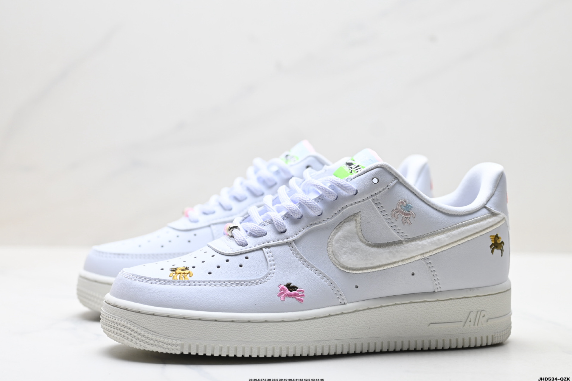 Nike Air Force 1'07 马年限定 CNY新年款 脱缰系列 耐克 空军一号 经典舒适 透气 低帮板鞋 IQ1143-100-Top High Quatity Cheap Sneakers Fashion Clothing Clothes Bags handbags Shoes of all Brand wholesale With The best Quality And Beautiful Price from China Factory Chinese suppliers wholesaler seller Nike Air Force 1'07 马年限定 CNY新年款 脱缰系列 耐克 空军一号 经典舒适 透气 低帮板鞋 IQ1143-100
