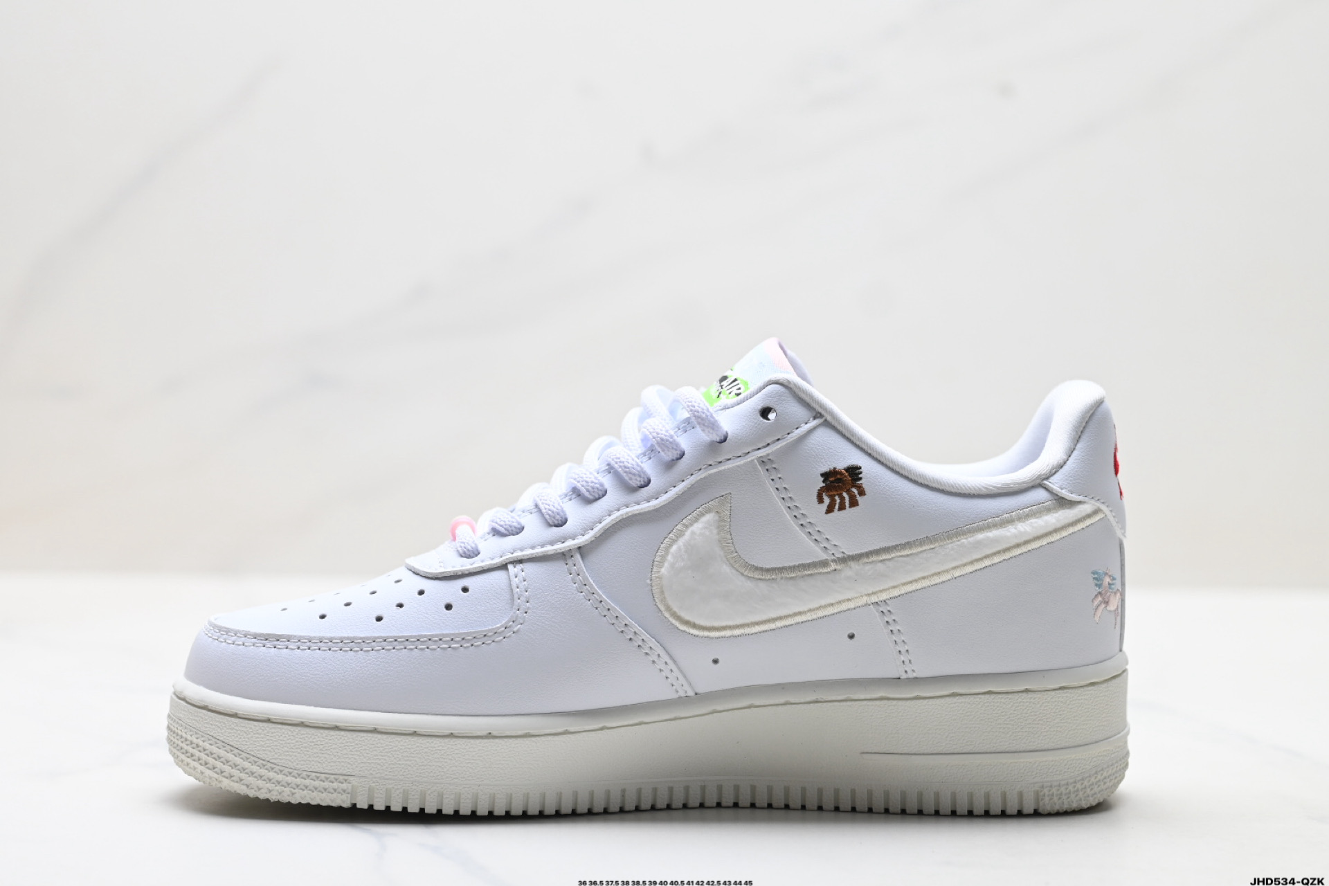 Nike Air Force 1'07 马年限定 CNY新年款 脱缰系列 耐克 空军一号 经典舒适 透气 低帮板鞋 IQ1143-100-Top High Quatity Cheap Sneakers Fashion Clothing Clothes Bags handbags Shoes of all Brand wholesale With The best Quality And Beautiful Price from China Factory Chinese suppliers wholesaler seller Nike Air Force 1'07 马年限定 CNY新年款 脱缰系列 耐克 空军一号 经典舒适 透气 低帮板鞋 IQ1143-100