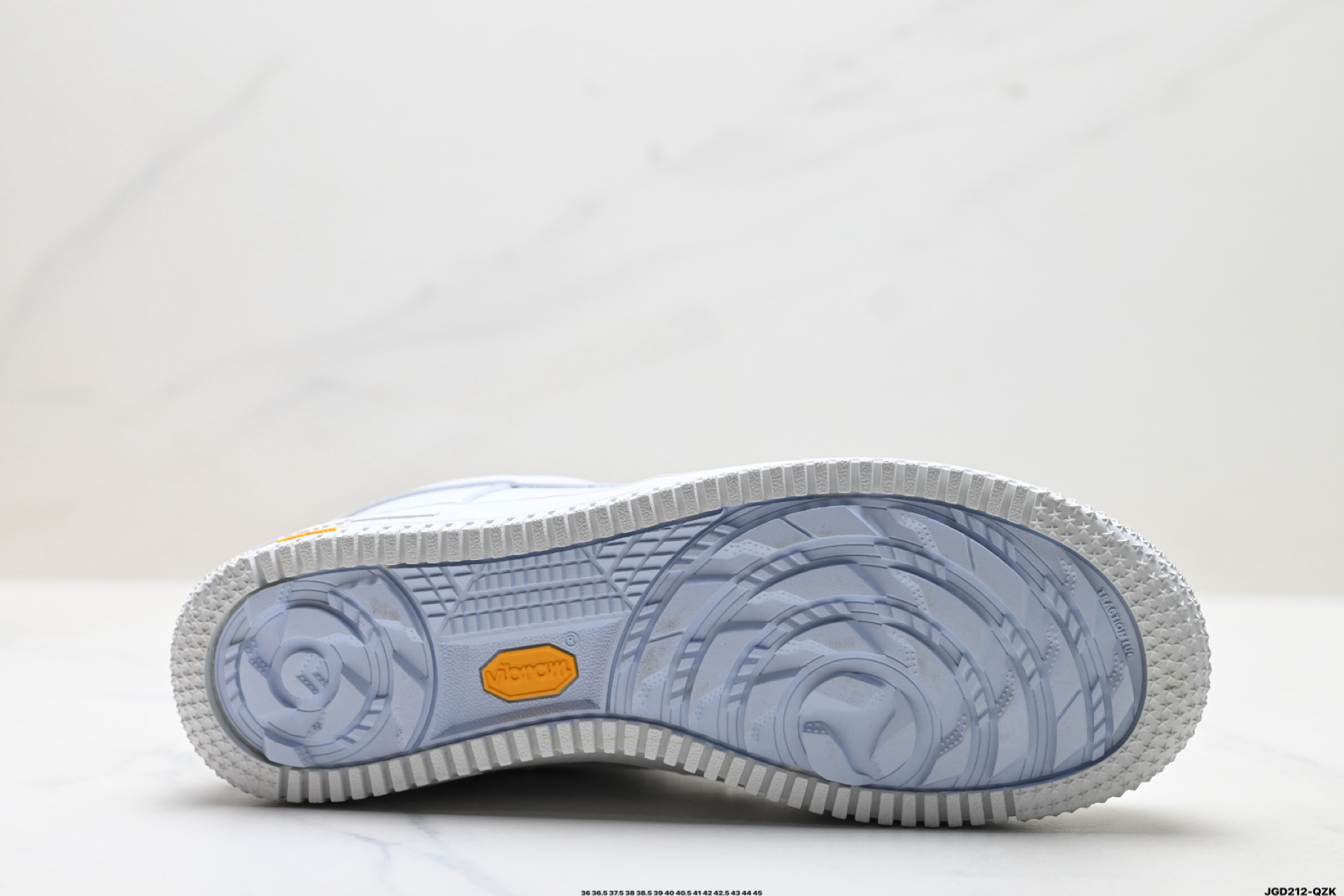 NIKE AIR FORCE 1‘07 HV5953-100