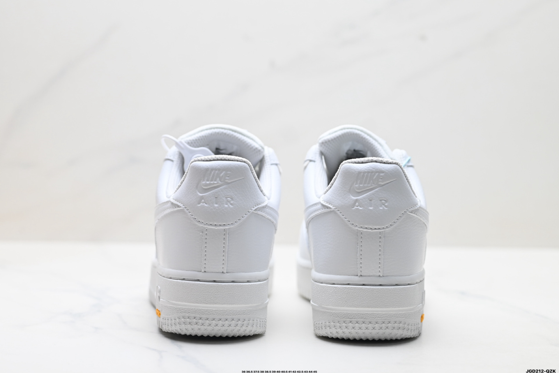 NIKE AIR FORCE 1‘07 HV5953-100