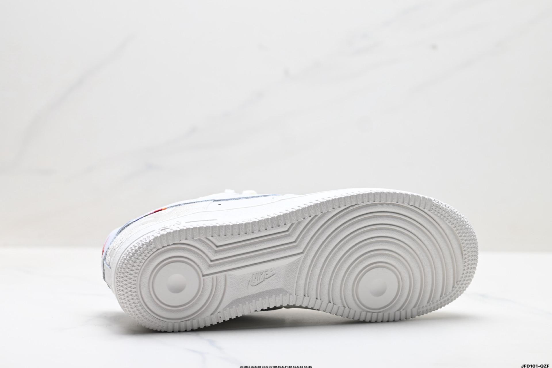NIKE AIR FORCE 1‘07 IQ1119-011
