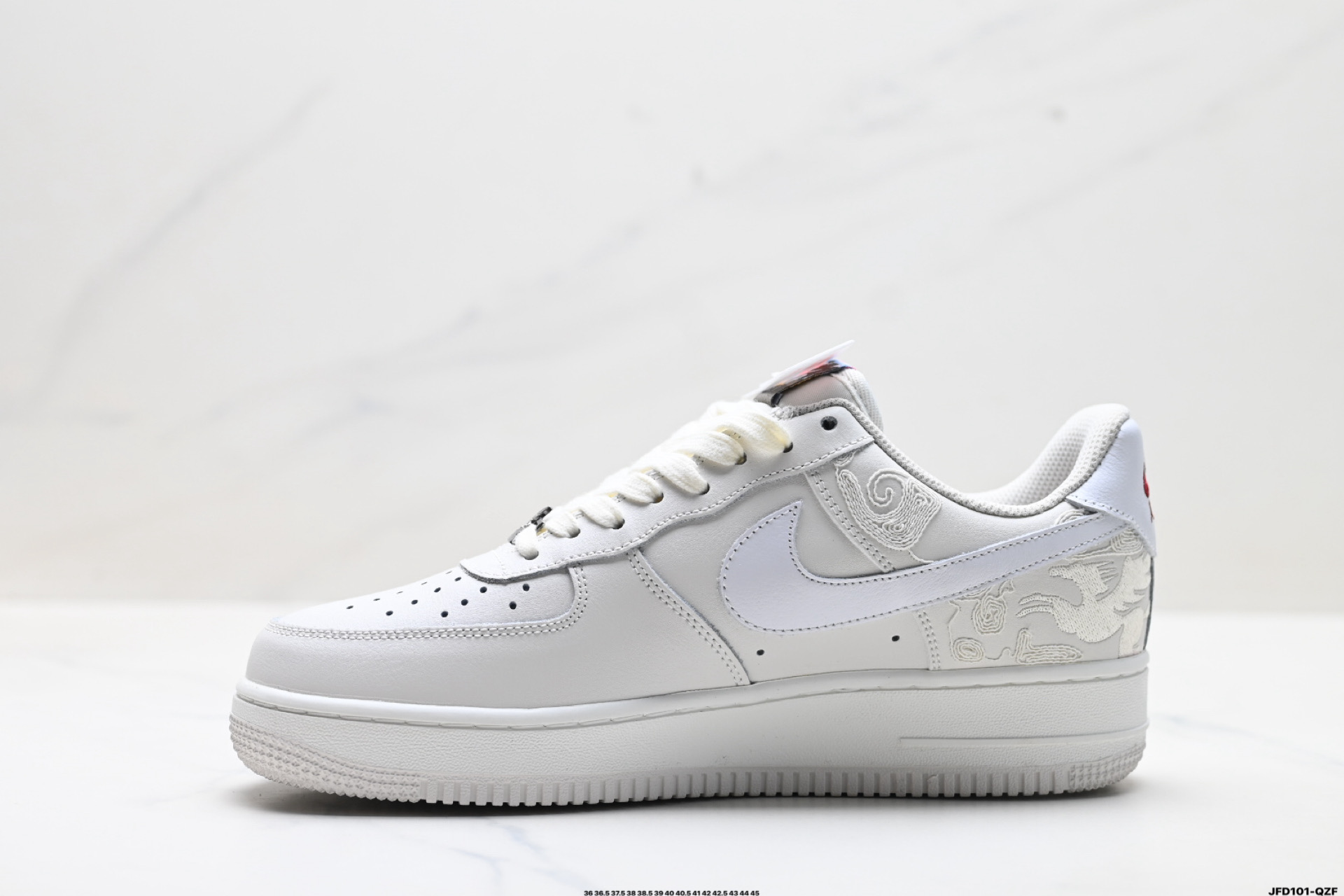 NIKE AIR FORCE 1‘07 IQ1119-011