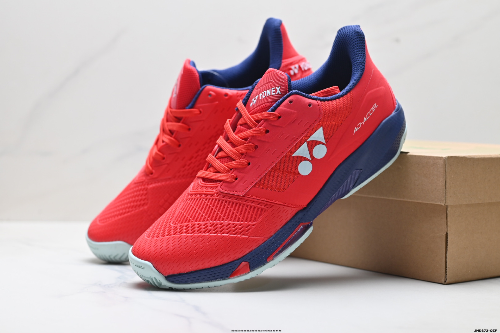 🈴️💰180
公司级✅YONEX尤尼克斯网球鞋男女专业比赛训练鞋轻量耐磨运动鞋
弯曲+加长TPU翅片提升变向速度ACCEL BOOSTER的中心部分为外转力提强度,并具有灵活性,通过控制足部的弯折情况、来提升变向速度
动力垫科技轻质、不易疲劳,动力垫是YONEX独家开发的轻量吸震材料,落地时能有效缓解冲击,将其能量转换为下一步的动力
货号:SHTAAMA
尺码:36 36.5 37.5 38 38.5 39 40 40.5 41 42 42.5 43 44 45
lD:JHD372-QZF