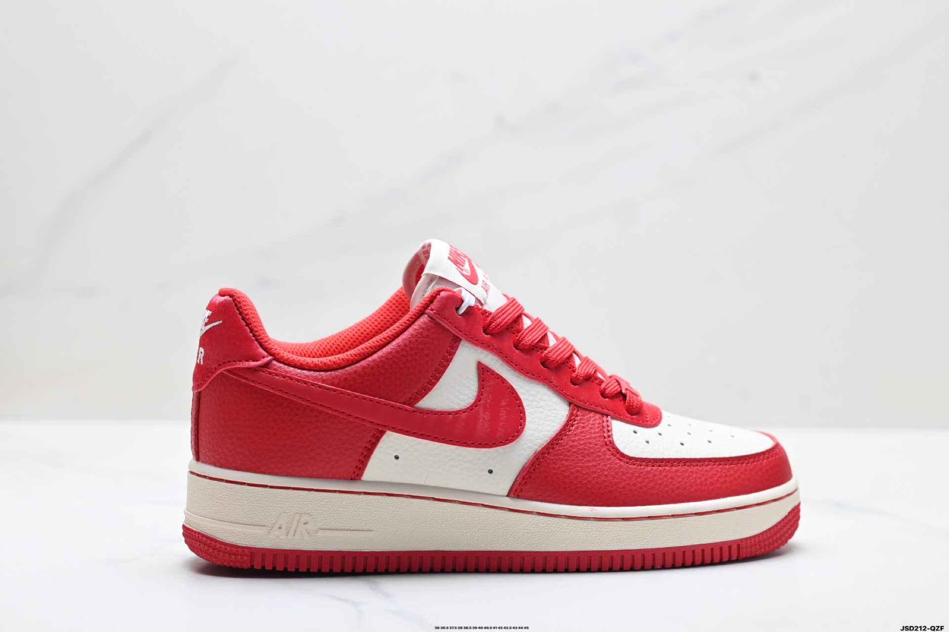 NIKE AIR FORCE 1‘07 IQ1143-100
