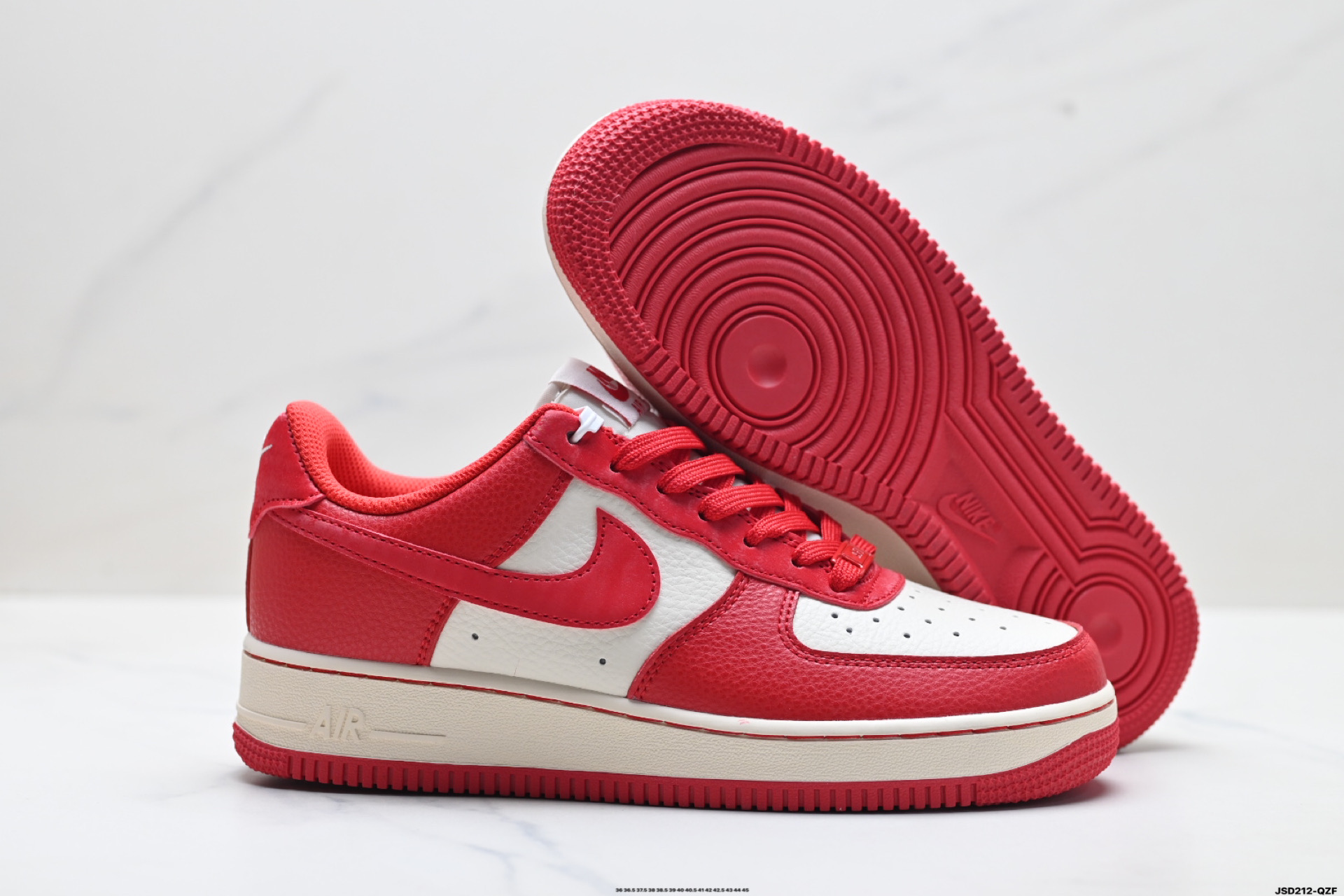 NIKE AIR FORCE 1‘07 IQ1143-100