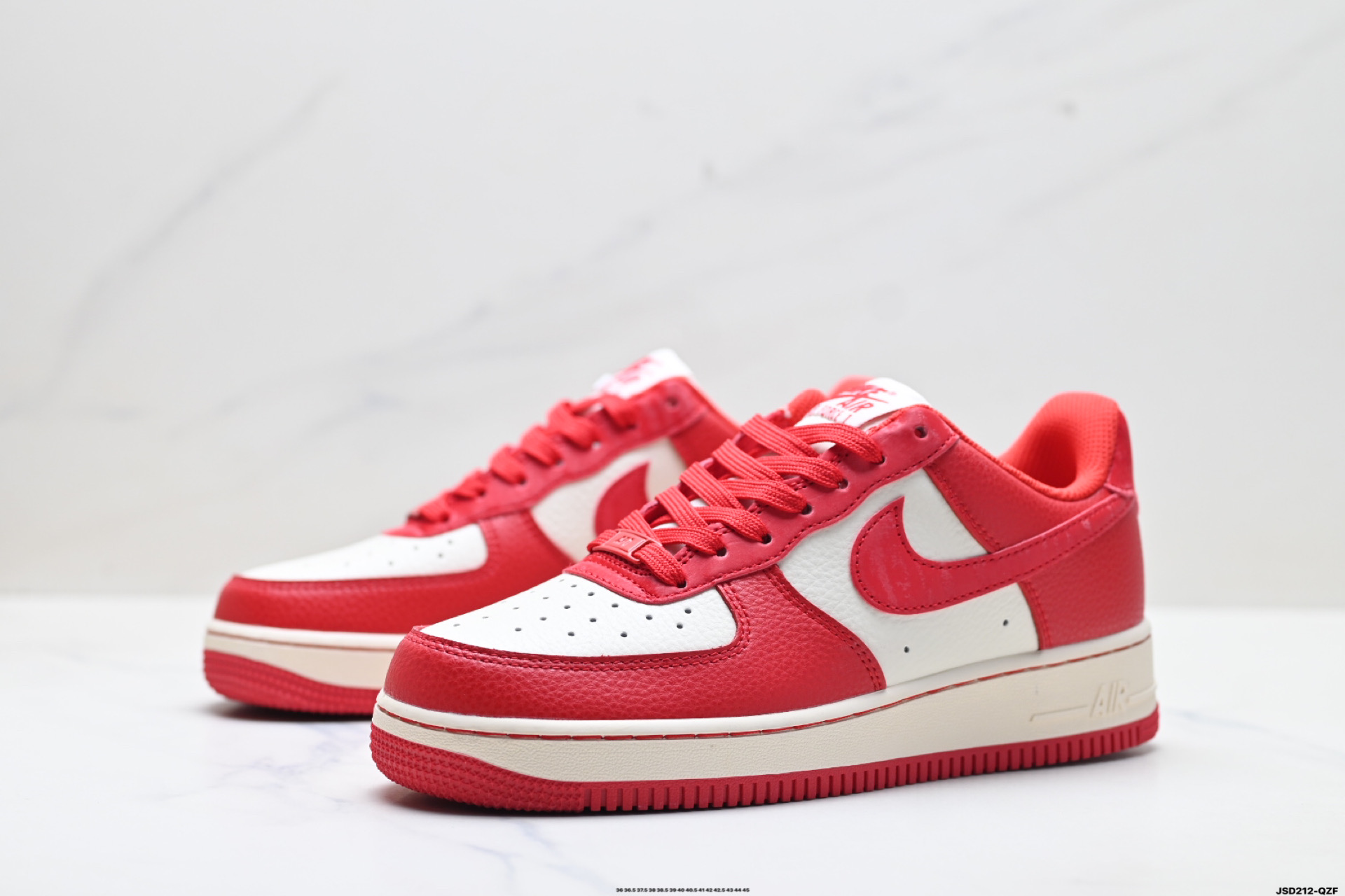 NIKE AIR FORCE 1‘07 IQ1143-100