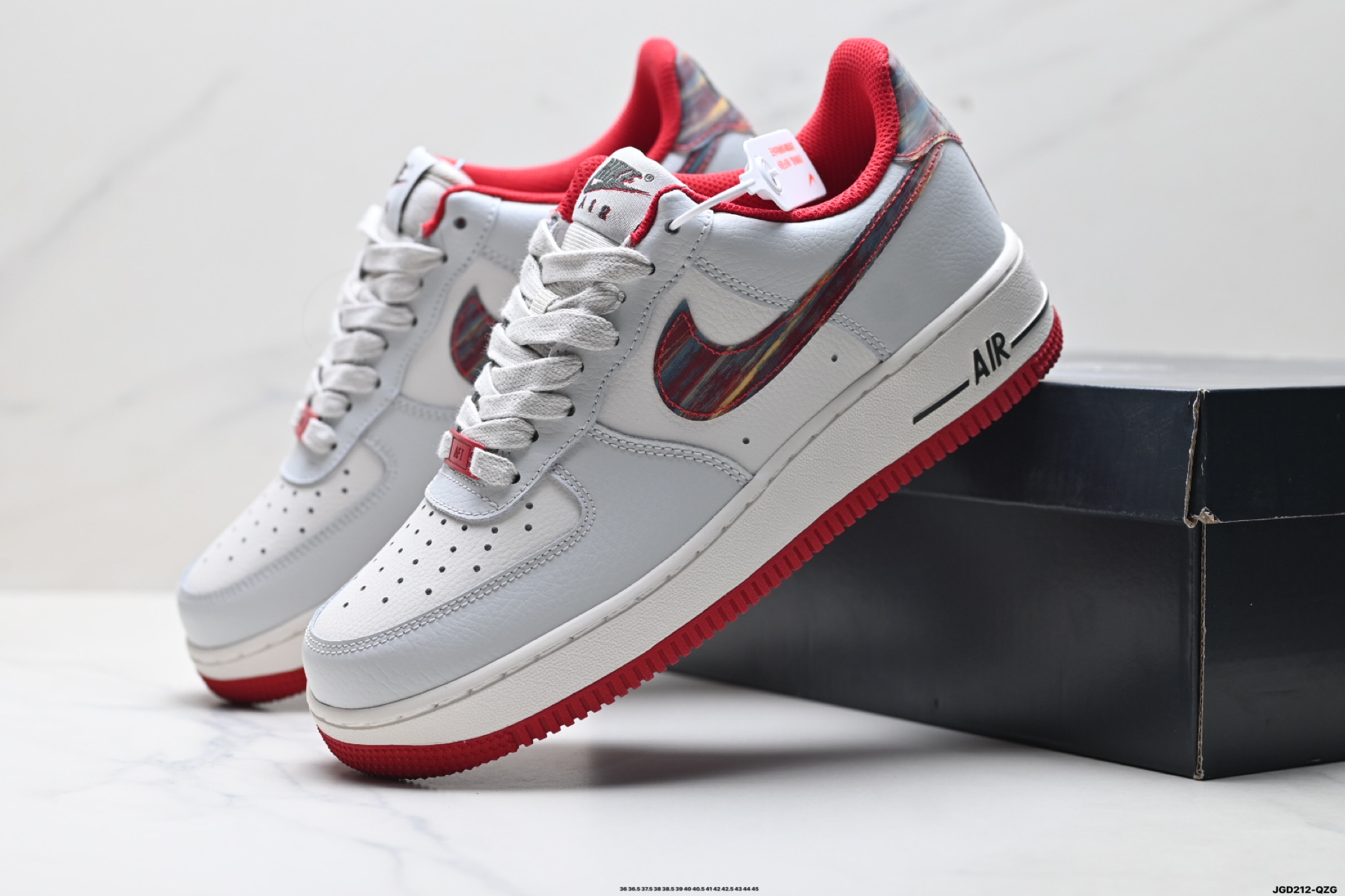 NIKE AIR FORCE 1‘07 lM7380-030 NIKE AIR FORCE 1‘07 lM7380-030