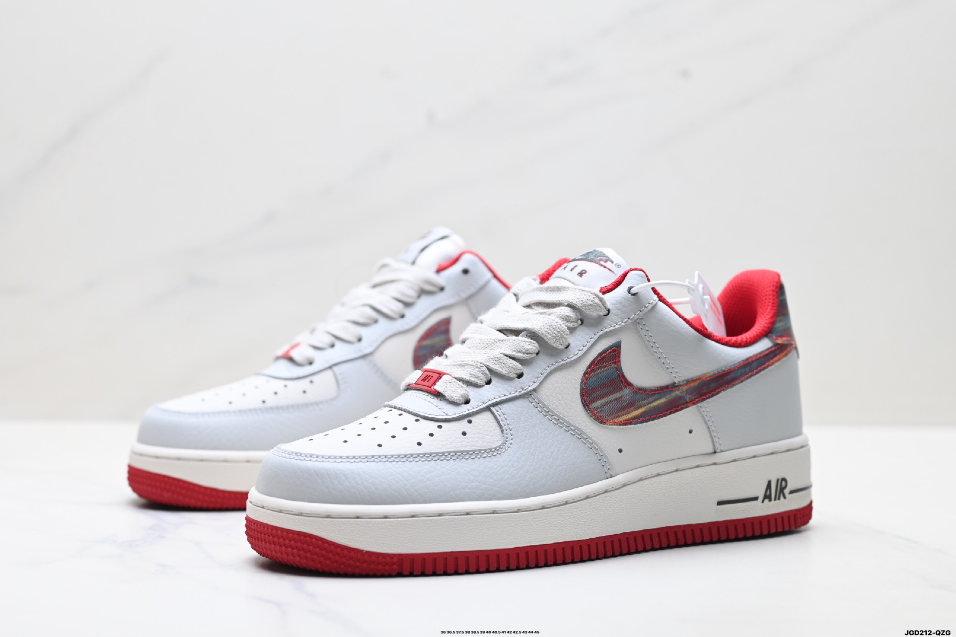 NIKE AIR FORCE 1‘07 lM7380-030 NIKE AIR FORCE 1‘07 lM7380-030