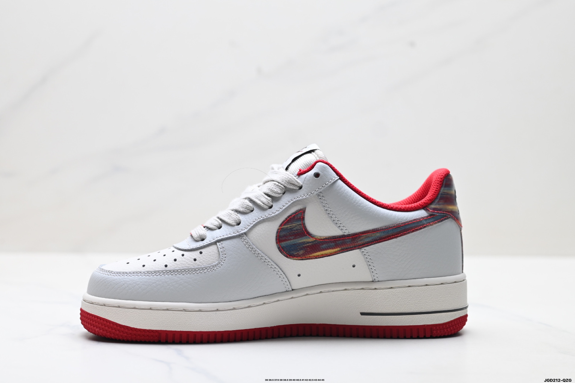 NIKE AIR FORCE 1‘07 lM7380-030 NIKE AIR FORCE 1‘07 lM7380-030