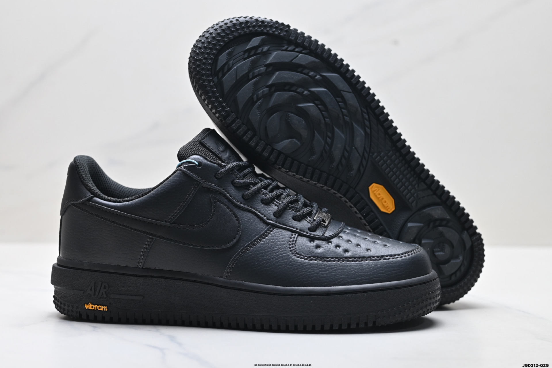 NIKE AIR FORCE 1‘07 HV5953-001 NIKE AIR FORCE 1‘07 HV5953-001