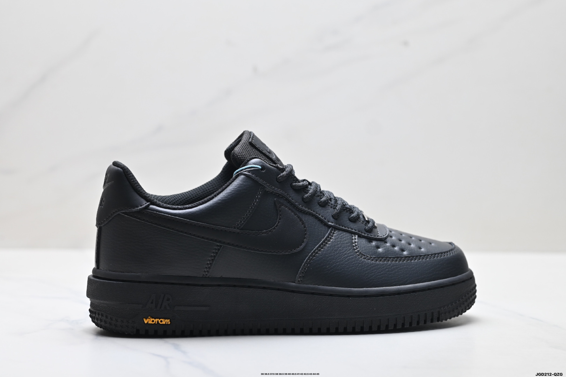 NIKE AIR FORCE 1‘07 HV5953-001 NIKE AIR FORCE 1‘07 HV5953-001