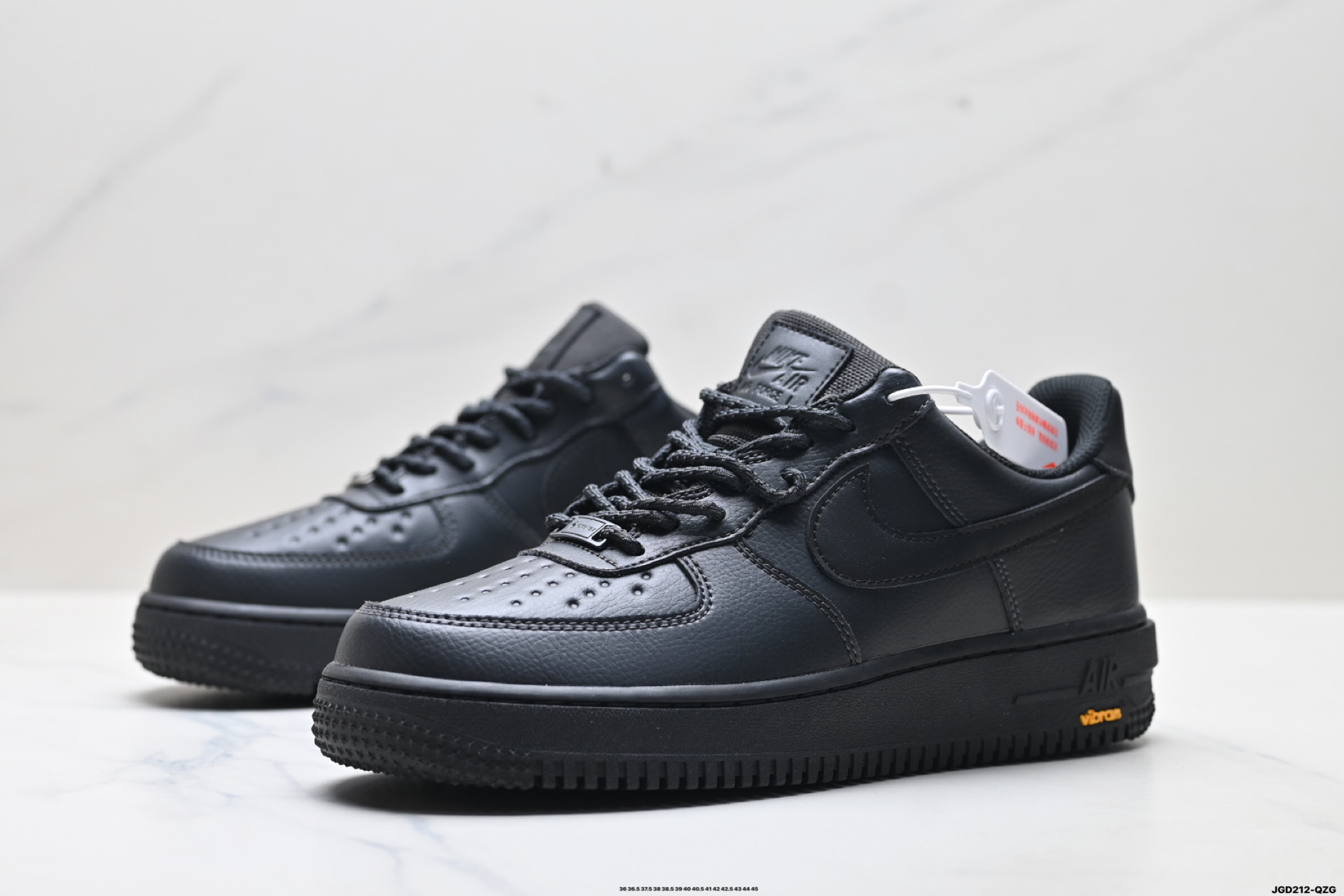 NIKE AIR FORCE 1‘07 HV5953-001 NIKE AIR FORCE 1‘07 HV5953-001