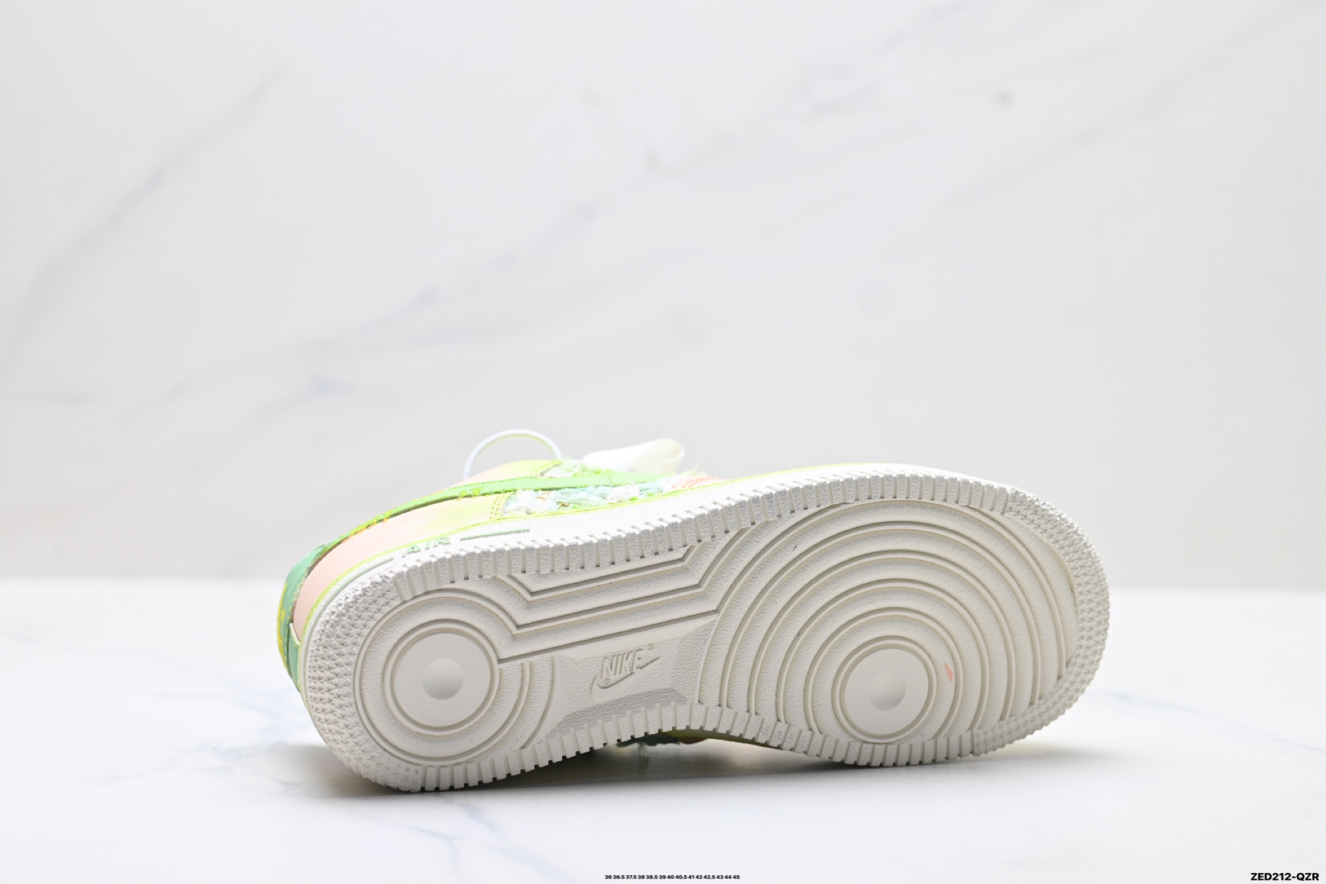 NIKE AIR FORCE 1‘07 LV8 FJ7740-101 NIKE AIR FORCE 1‘07 LV8 FJ7740-101