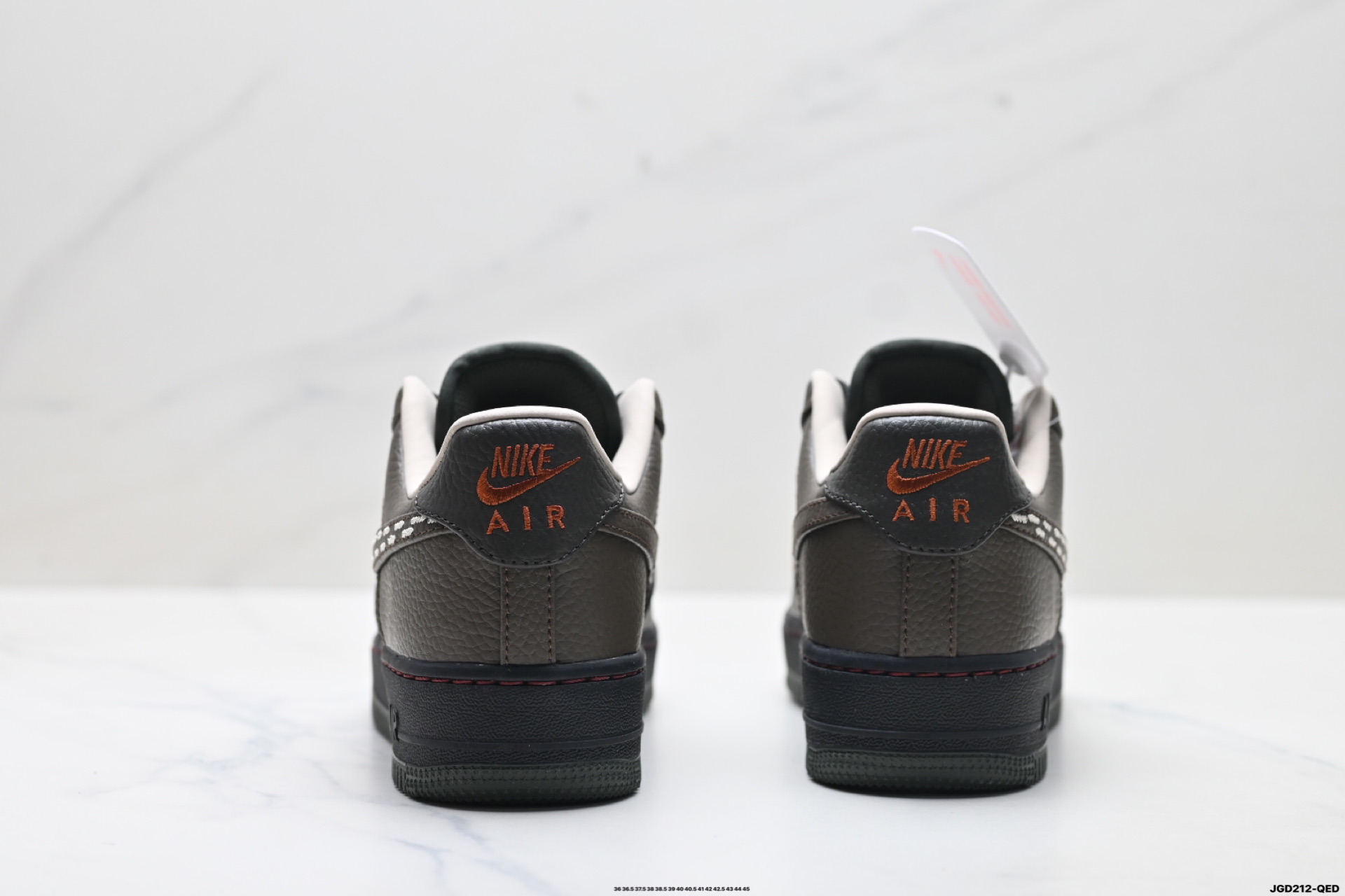 NIKE AIR FORCE 1‘07 IQ1122-320 NIKE AIR FORCE 1‘07 IQ1122-320