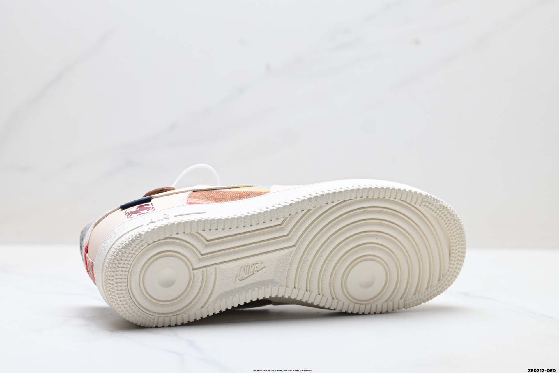 NIKE AIR FORCE 1‘07 CW1186-230 NIKE AIR FORCE 1‘07 CW1186-230