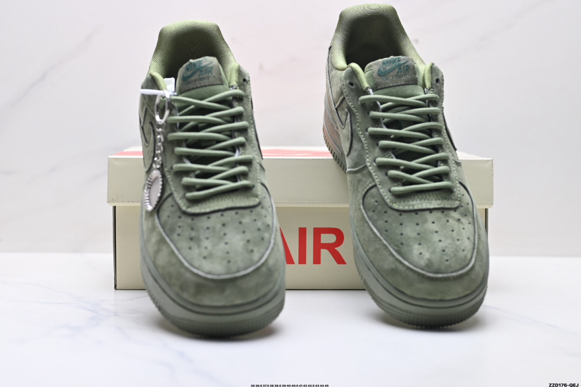 NIKE AIR FORCE 1‘07 LV8 DF0188-117 NIKE AIR FORCE 1‘07 LV8 DF0188-117