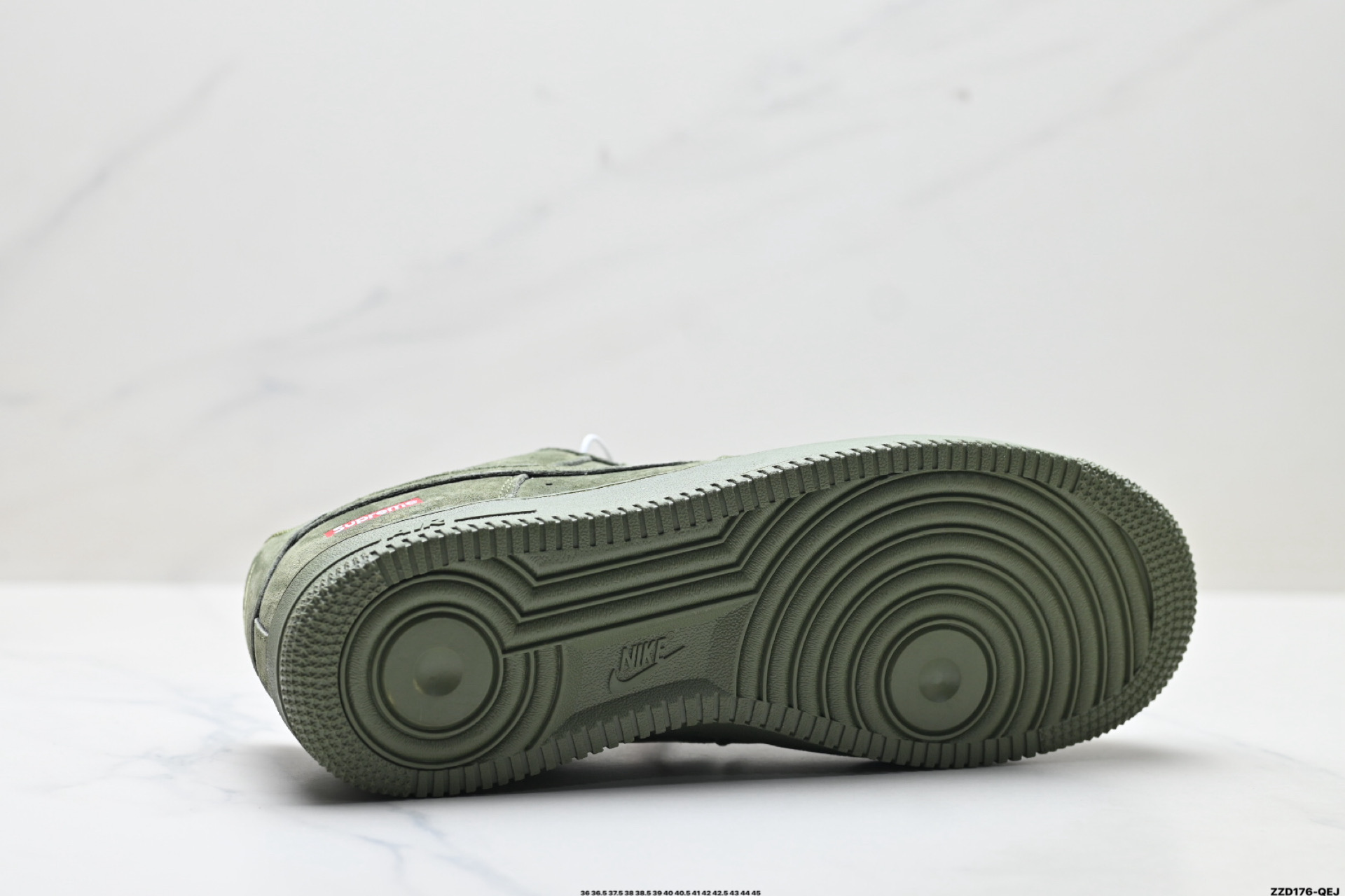 NIKE AIR FORCE 1‘07 LV8 DF0188-117 NIKE AIR FORCE 1‘07 LV8 DF0188-117