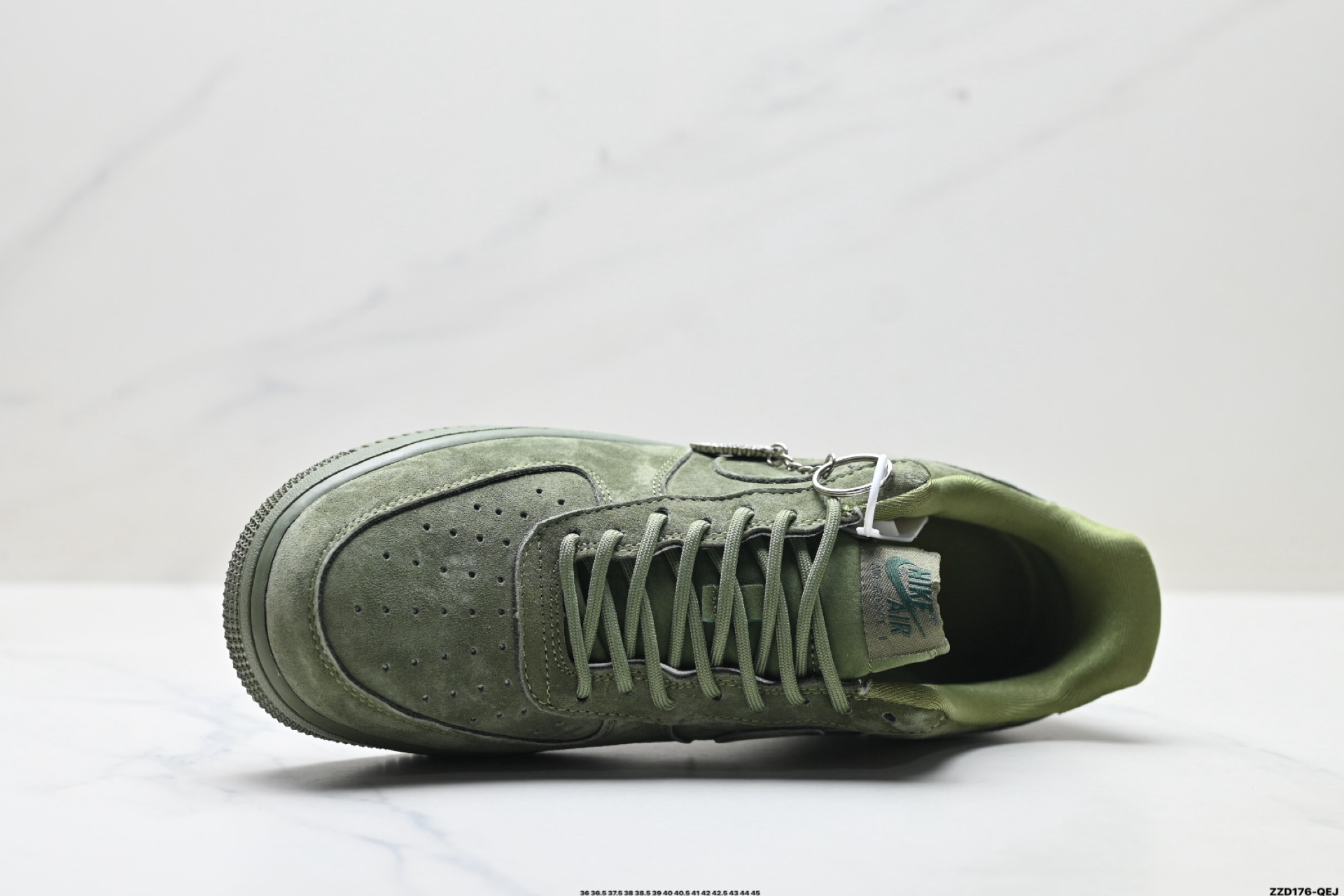 NIKE AIR FORCE 1‘07 LV8 DF0188-117 NIKE AIR FORCE 1‘07 LV8 DF0188-117