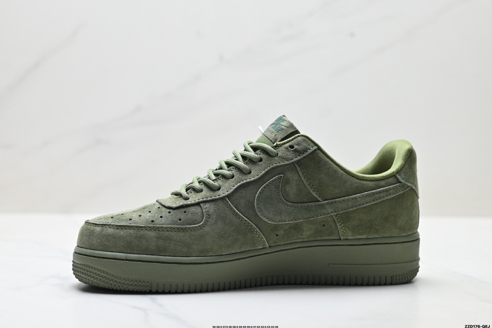 NIKE AIR FORCE 1‘07 LV8 DF0188-117 NIKE AIR FORCE 1‘07 LV8 DF0188-117