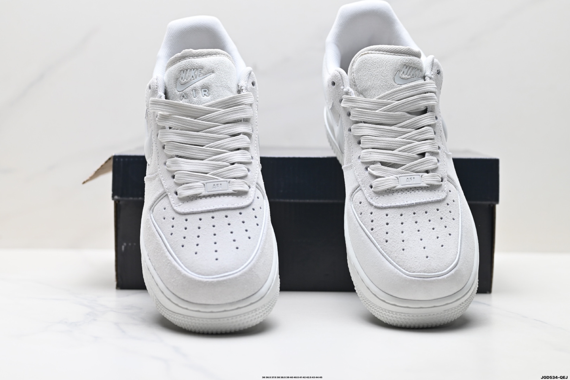 NIKE AIR FORCE 1‘07 HV4406-001 NIKE AIR FORCE 1‘07 HV4406-001