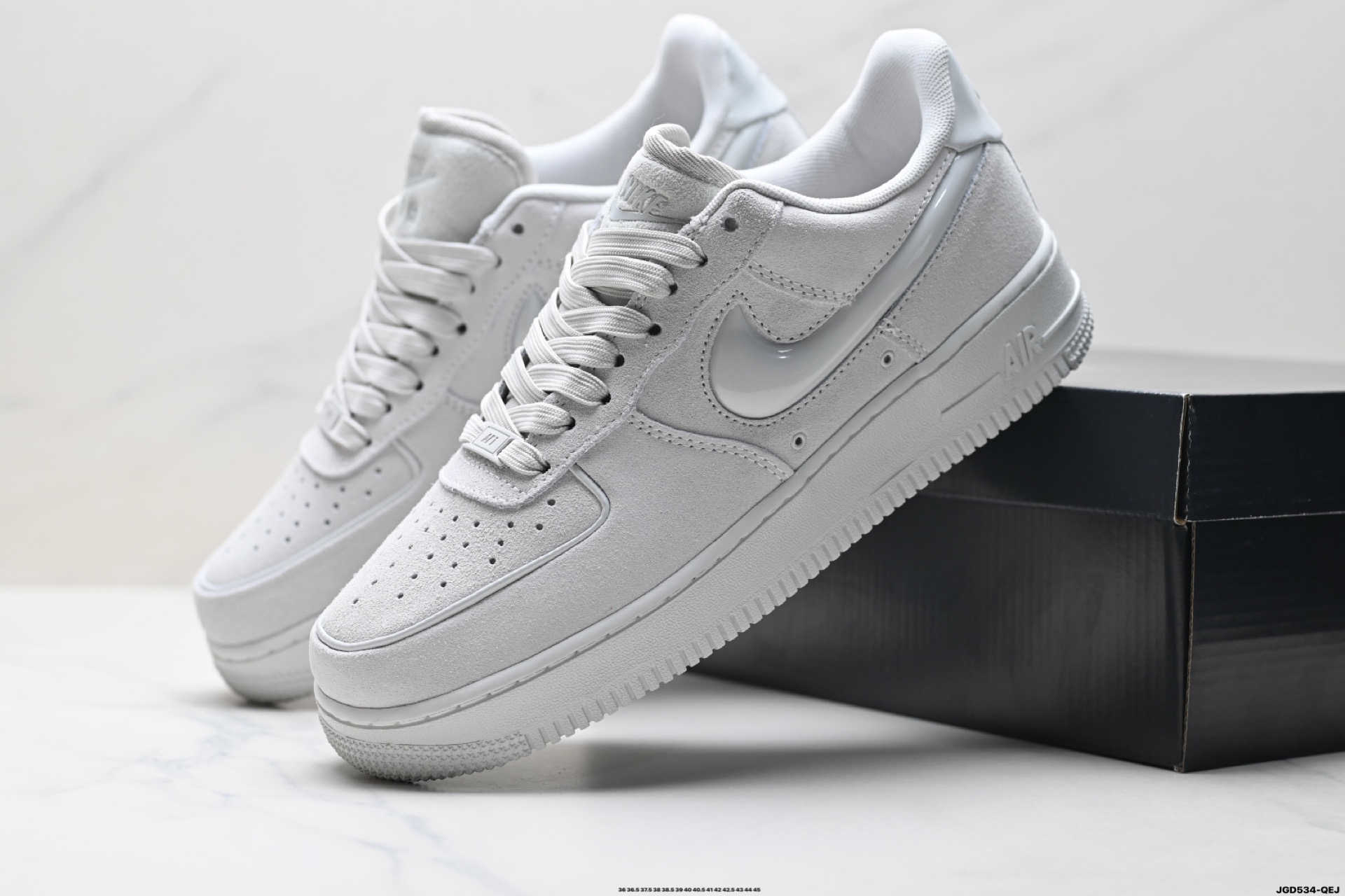 NIKE AIR FORCE 1‘07 HV4406-001 NIKE AIR FORCE 1‘07 HV4406-001
