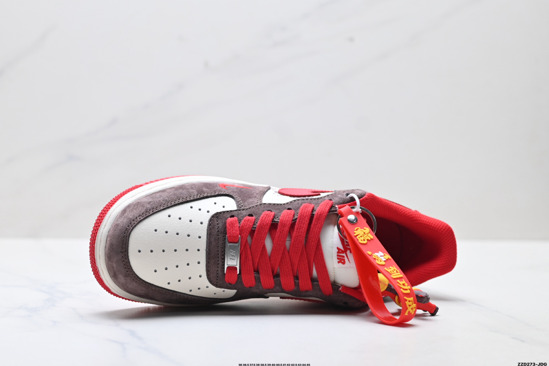 NIKE AIR FORCE 1‘07 LV8 XD0028-001
