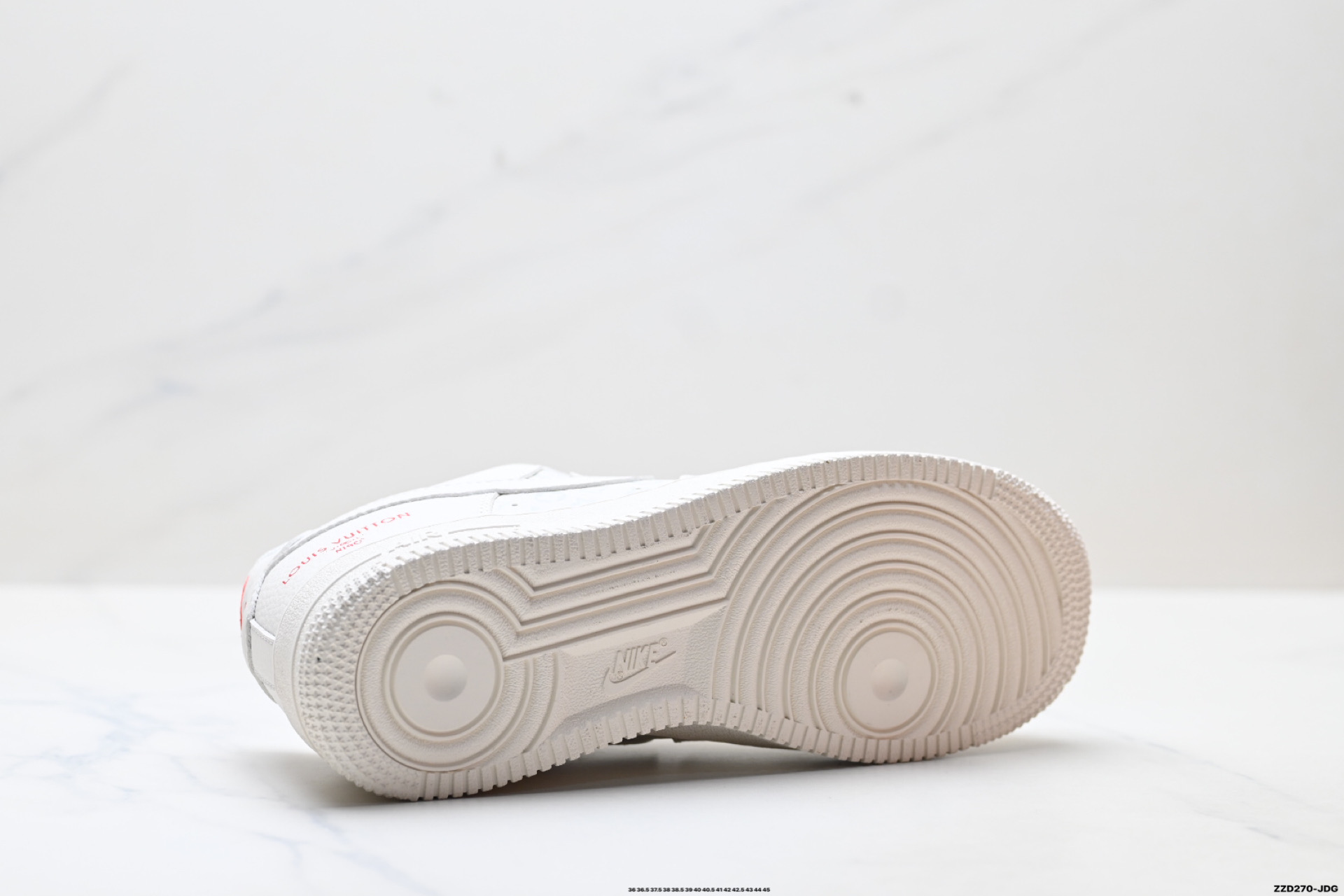 NIKE AIR FORCE 1‘07 LV8 MM3399-801