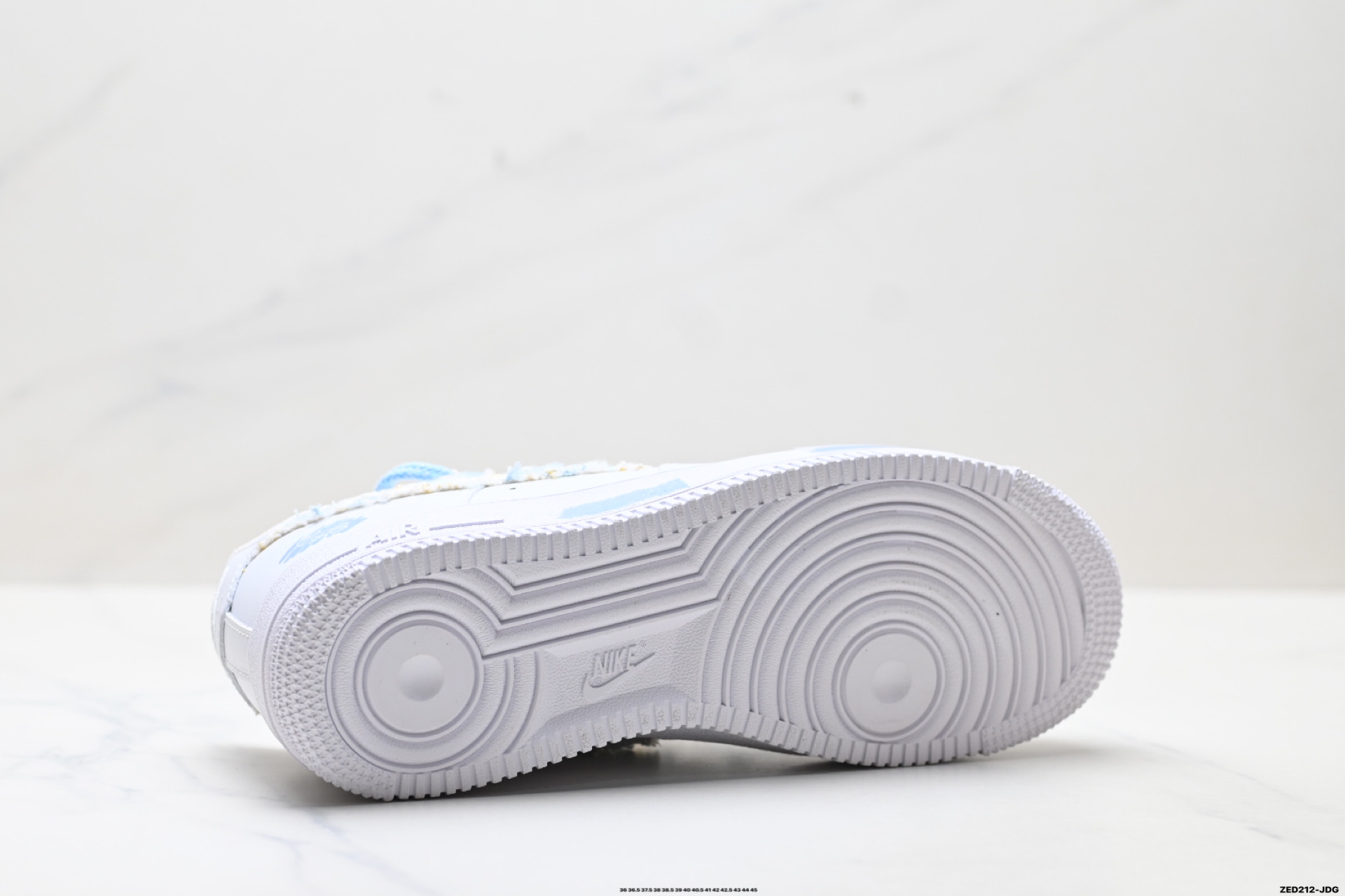 NIKE AIR FORCE 1‘07 LV8 DC9999-223