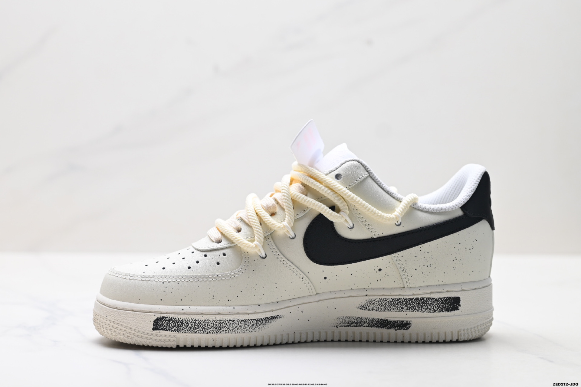 NIKE AIR FORCE 1‘07 LV8 ZH0316-159