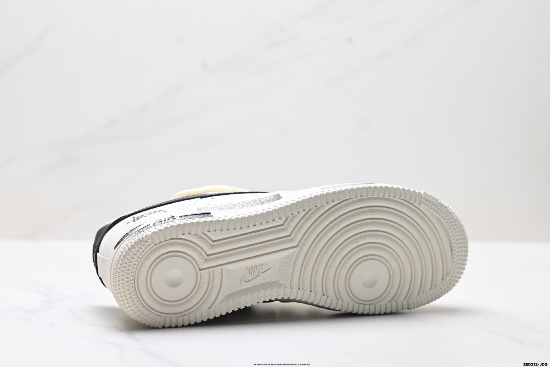 NIKE AIR FORCE 1‘07 LV8 ZH0316-159