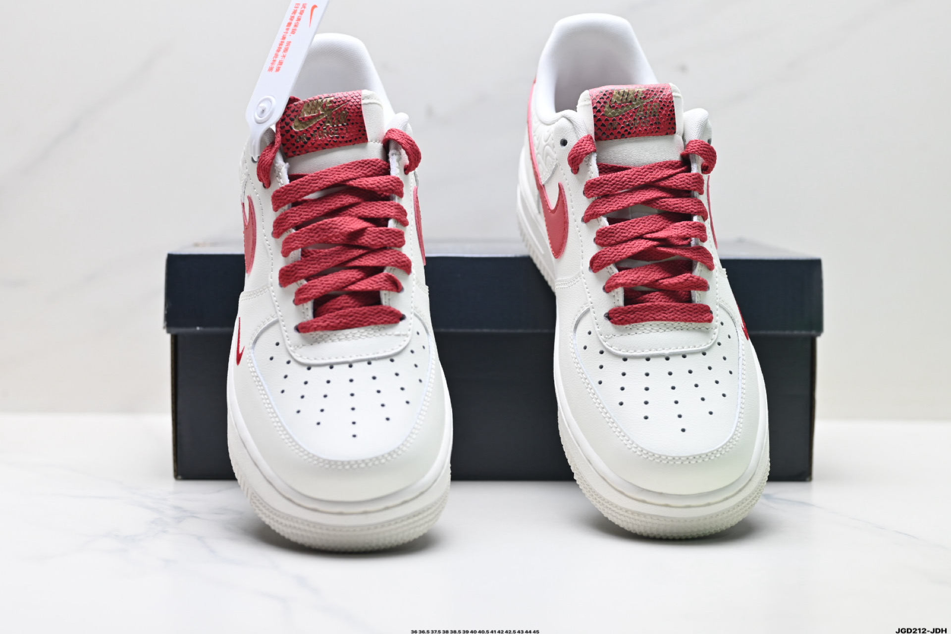 NIKE AIR FORCE 1‘07 HV5979-130