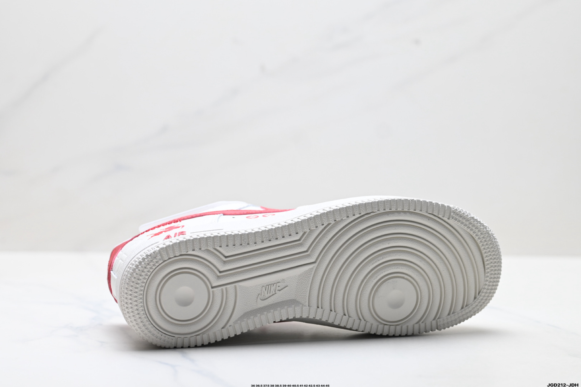 NIKE AIR FORCE 1‘07 HV5979-130