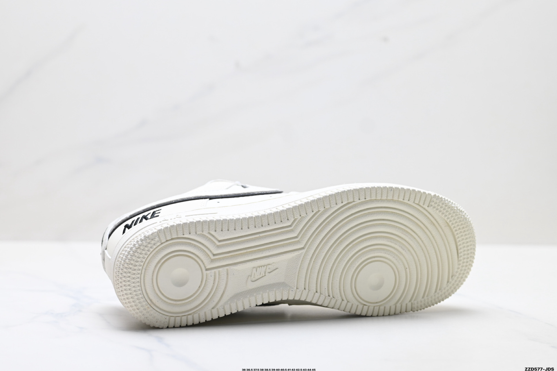 NIKE AIR FORCE 1‘07 LV8 CS5288-063