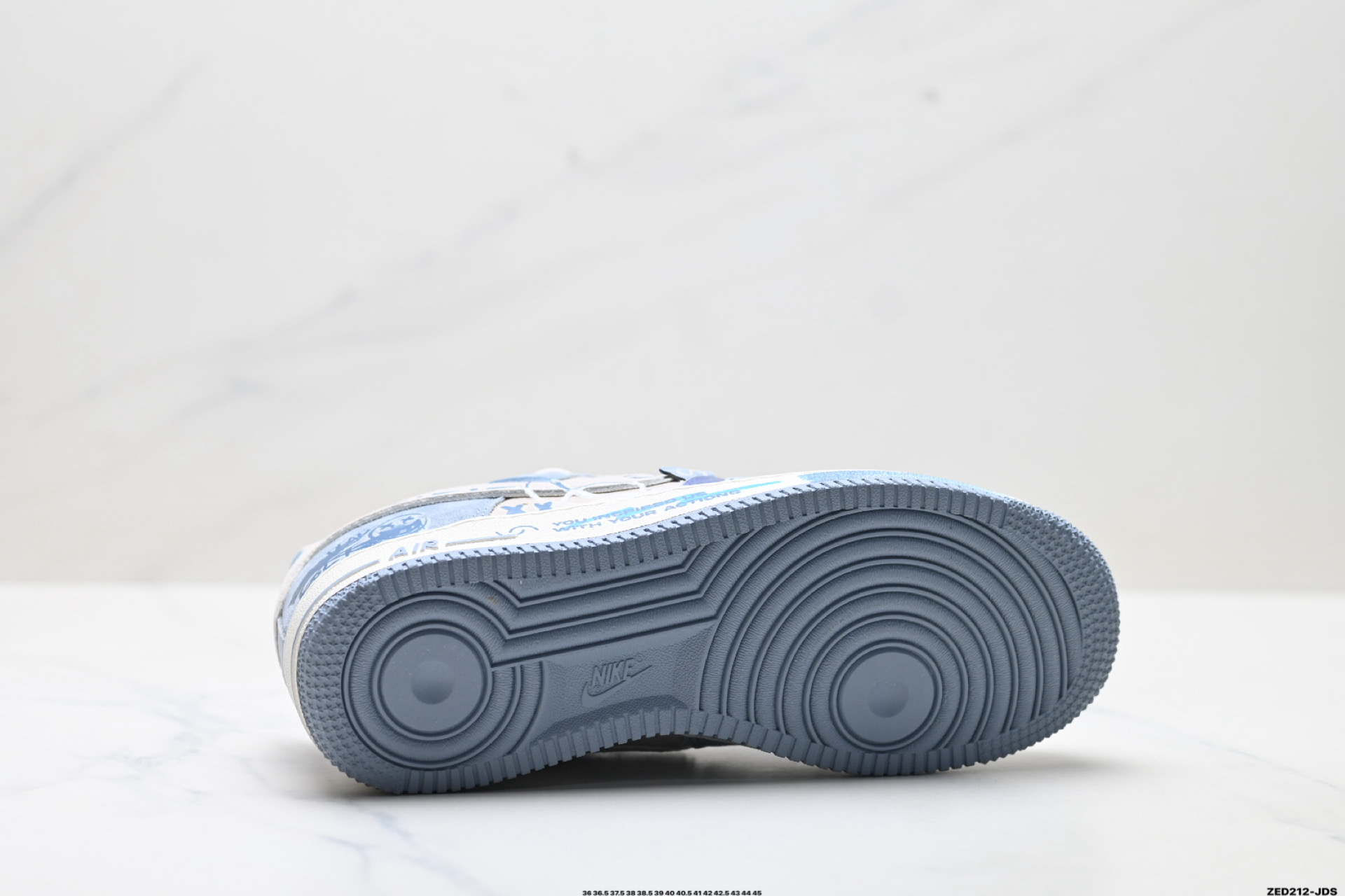NIKE AIR FORCE 1‘07 LX CD1212-111