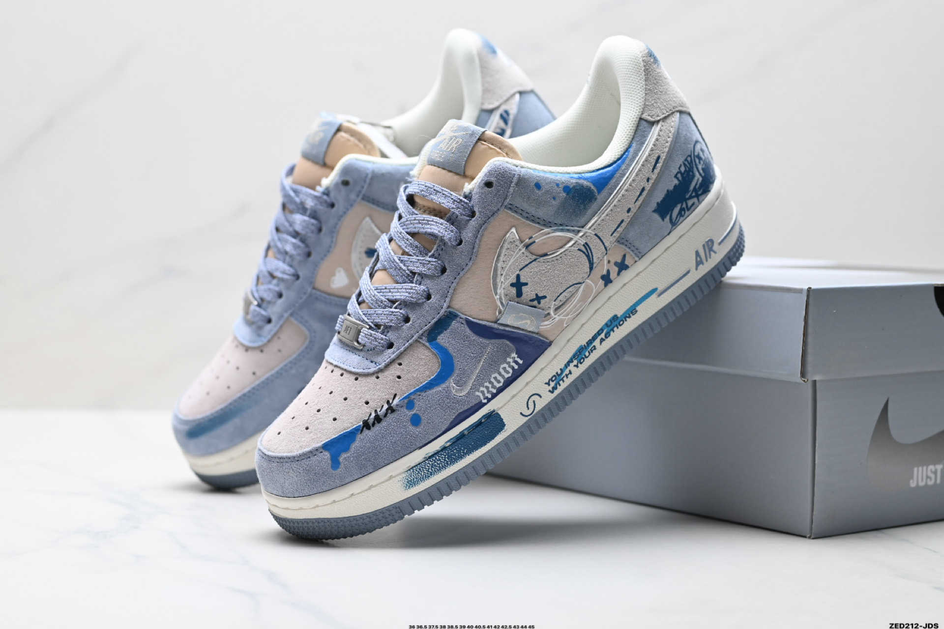 NIKE AIR FORCE 1‘07 LX CD1212-111