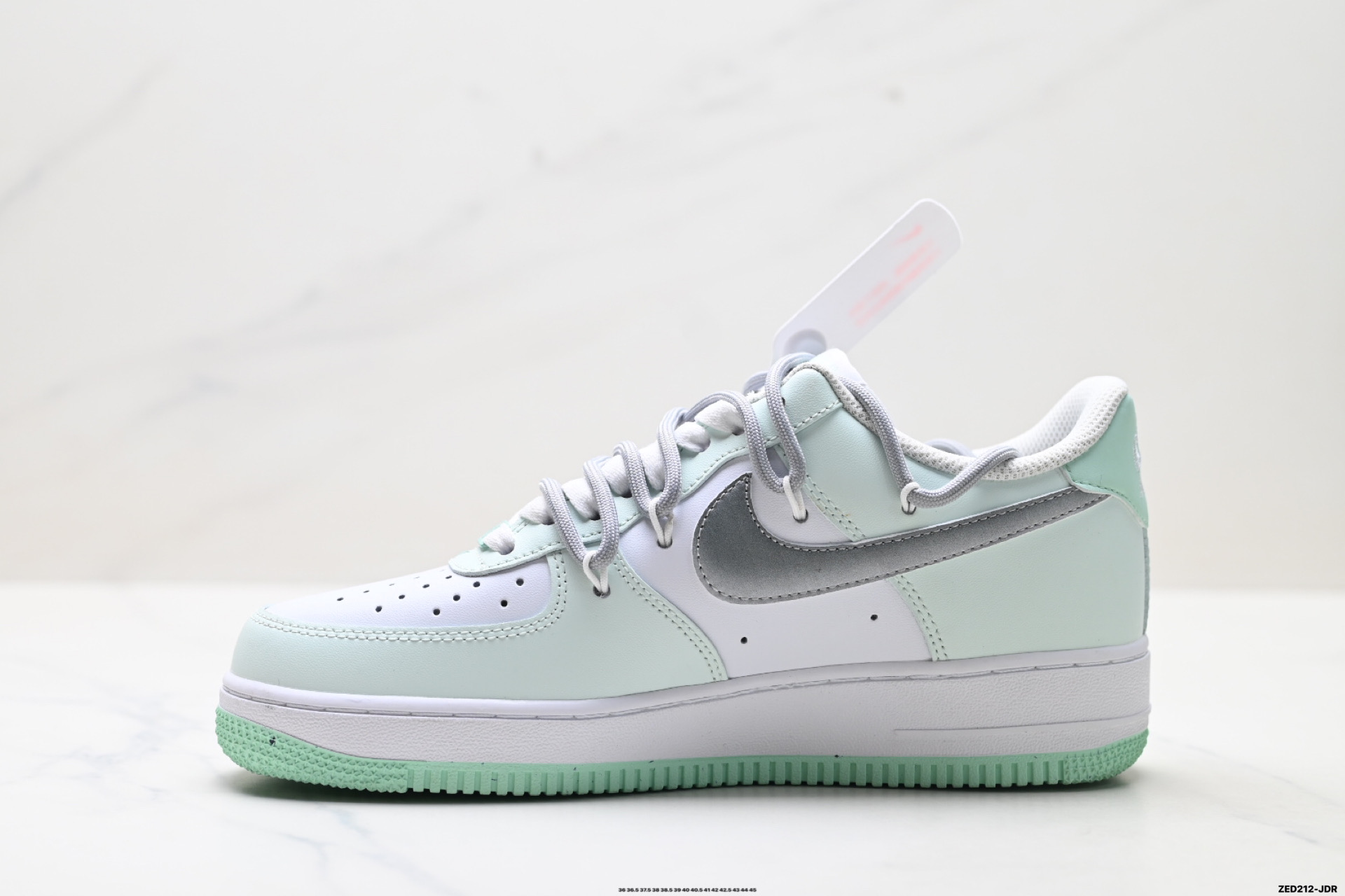 NIKE AIR FORCE 1‘07 LX XX7981-476