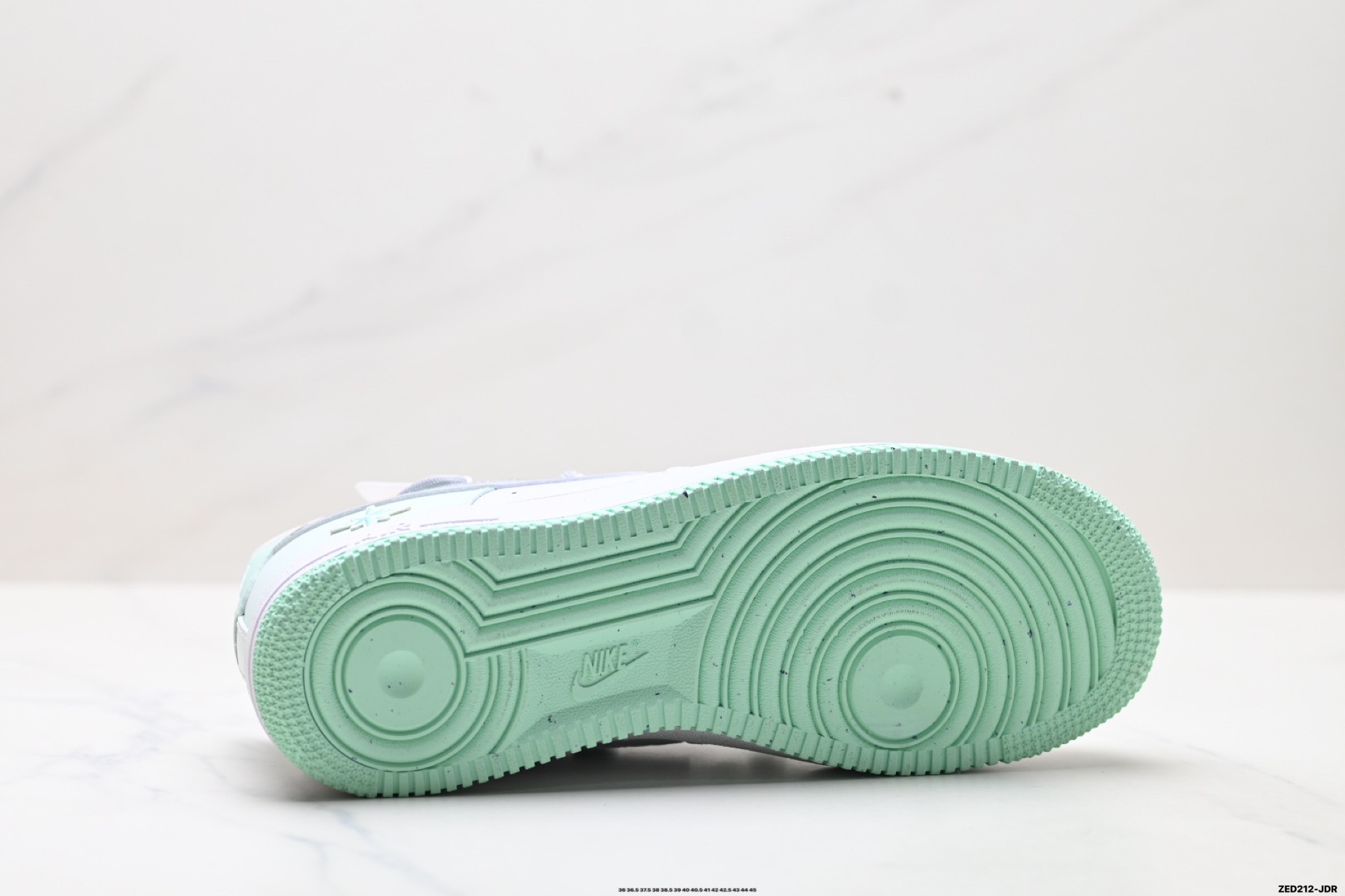 NIKE AIR FORCE 1‘07 LX XX7981-476