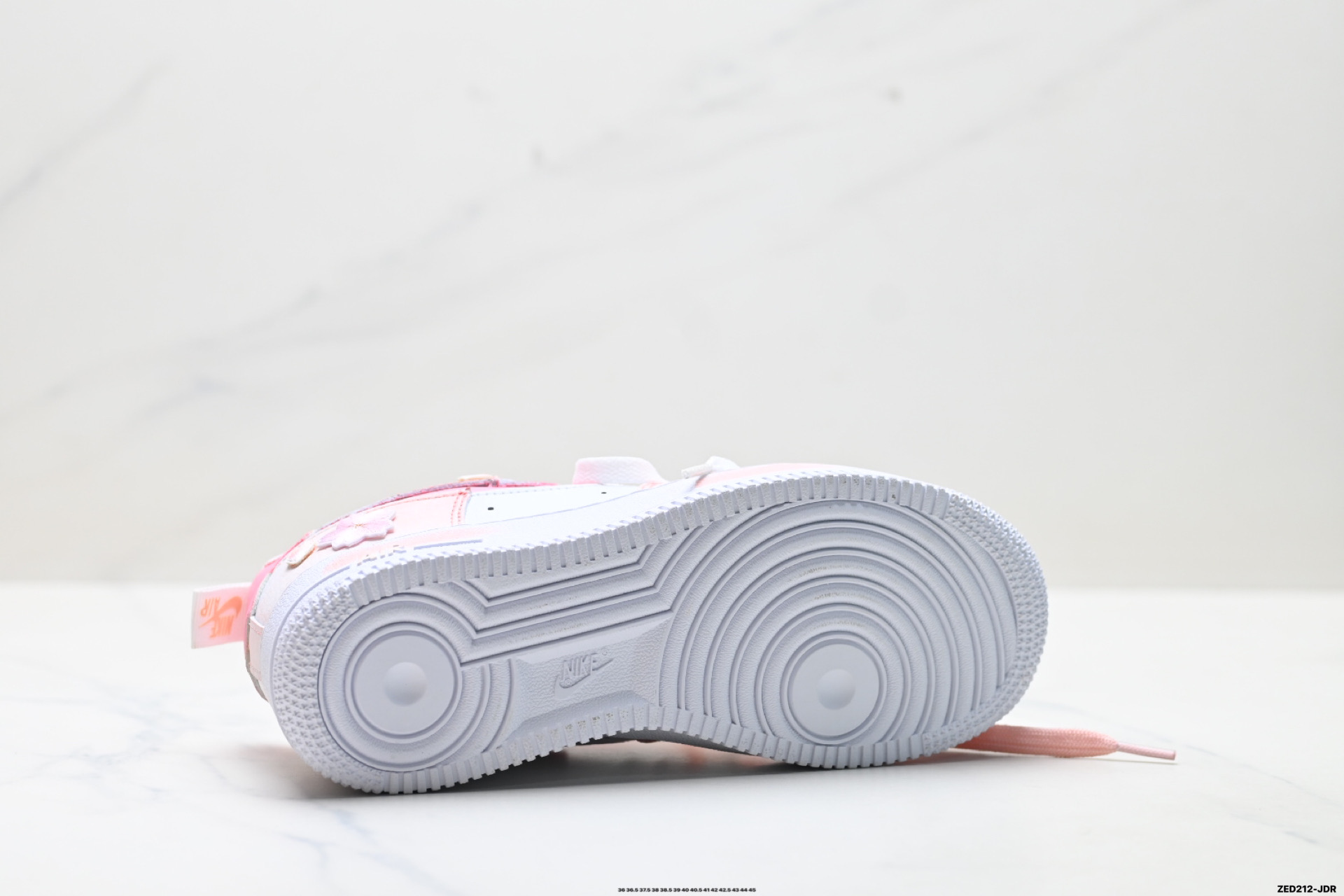NIKE AIR FORCE 1‘07 LX FB8971-007