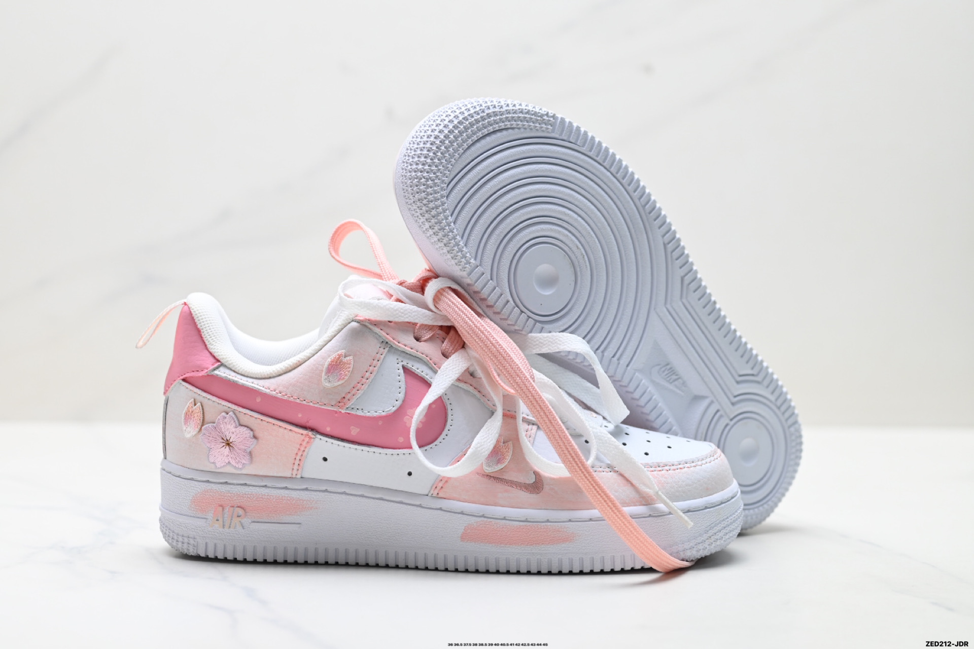 NIKE AIR FORCE 1‘07 LX FB8971-007