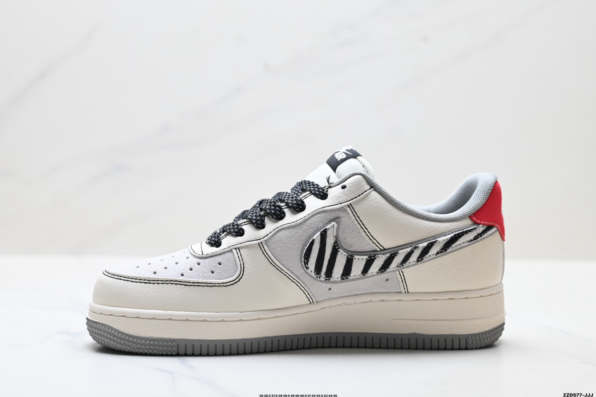 NIKE AIR FORCE 1‘07 LV8 XT6998-102