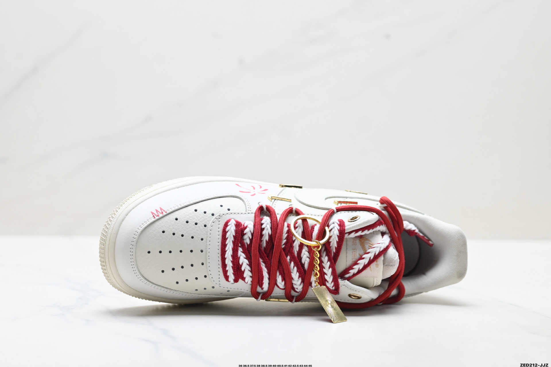 NIKE AIR FORCE 1‘07 LV8 FV3654-111