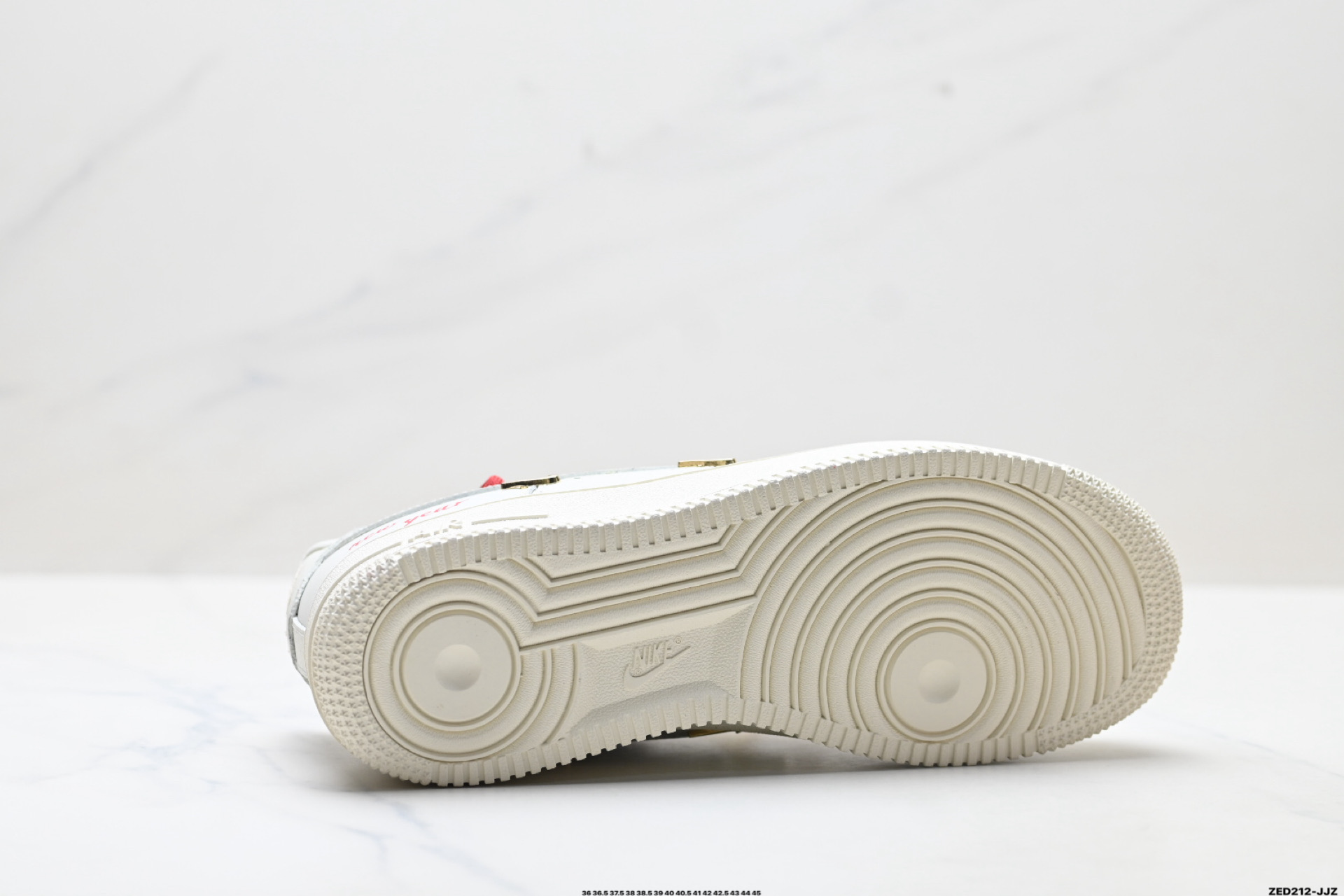 NIKE AIR FORCE 1‘07 LV8 FV3654-111