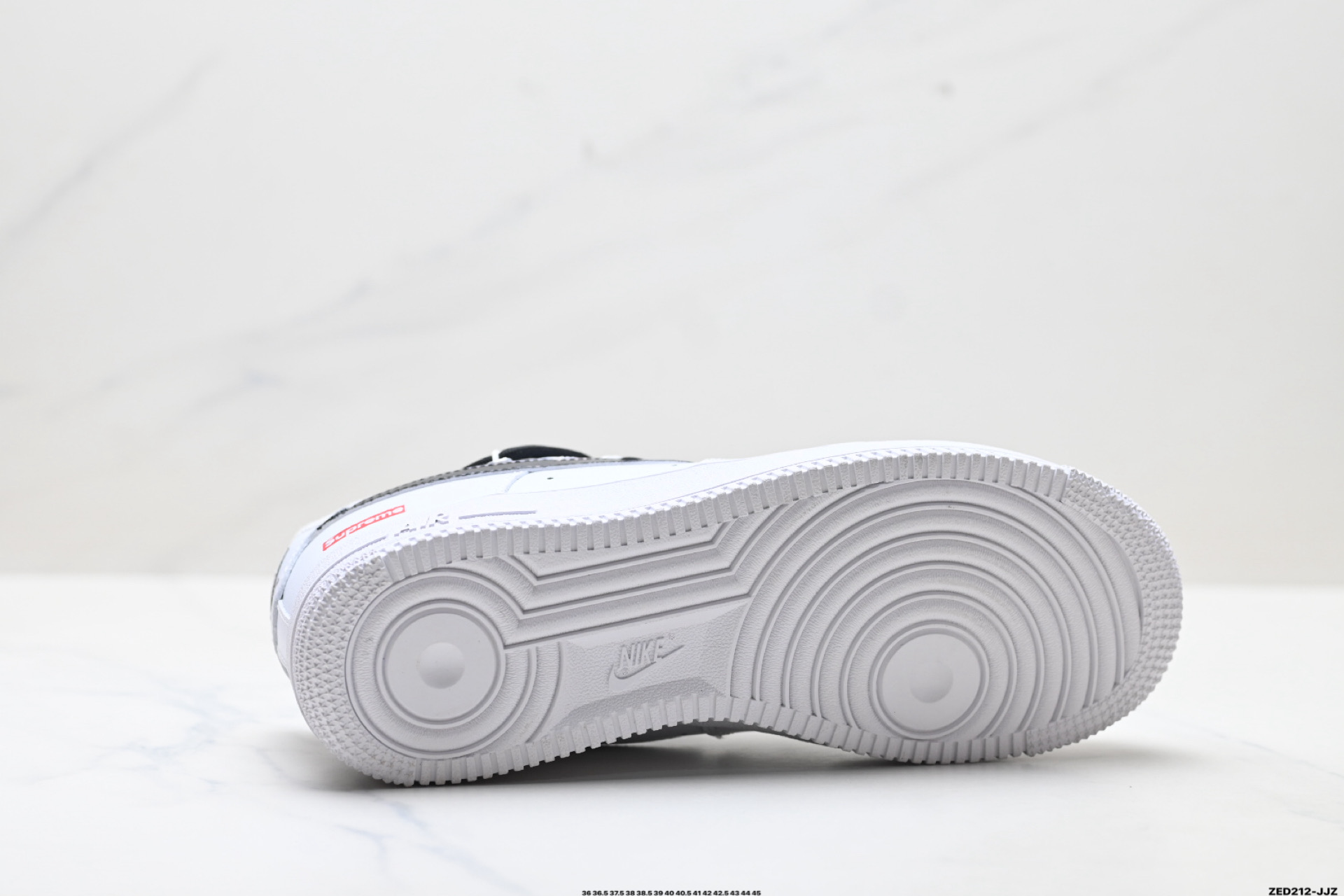 NIKE AIR FORCE 1‘07 LV8 UP1718-595