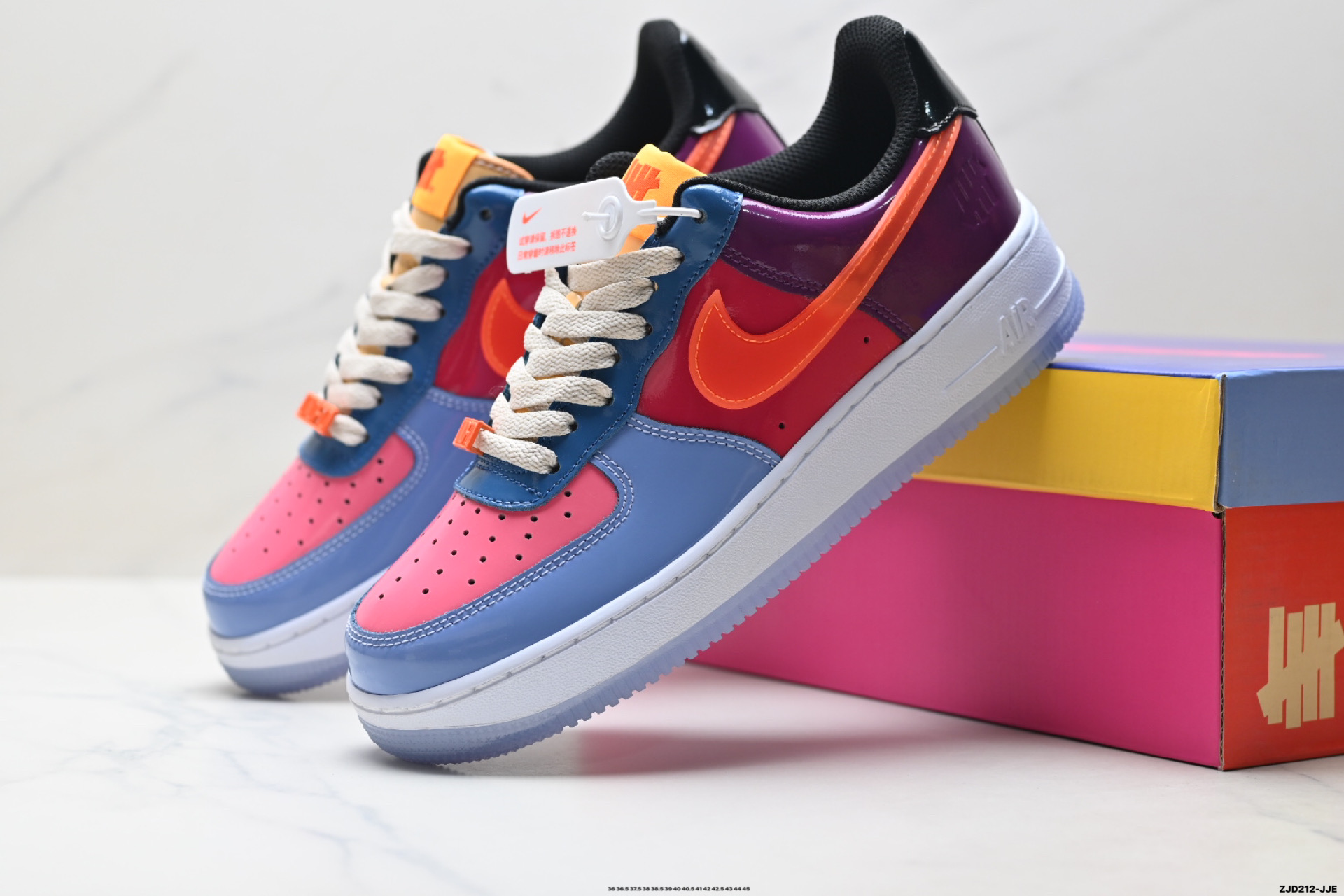 NIKE AIR FORCE 1‘07 LV8 DV5255-400
